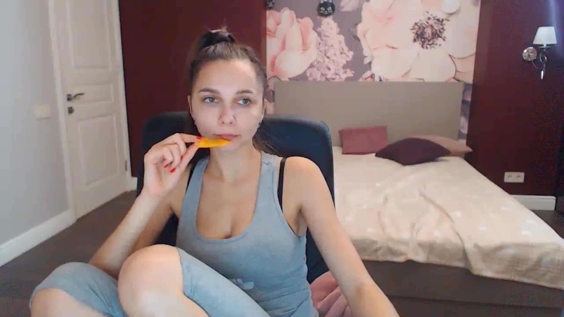Gallery image thumbnail from Karina_Mils's myfreecams stream on, 10/13/2023, 10:50 image 2 of 20