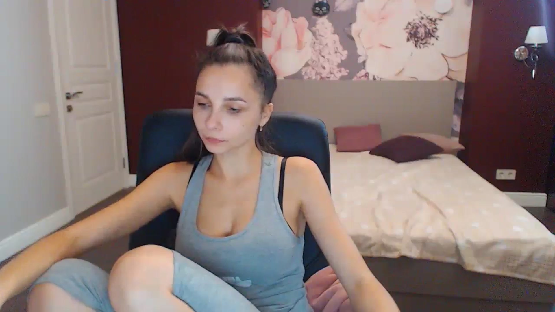 Gallery image thumbnail from Karina_Mils's myfreecams stream on, 10/13/2023, 10:50 image 5 of 20