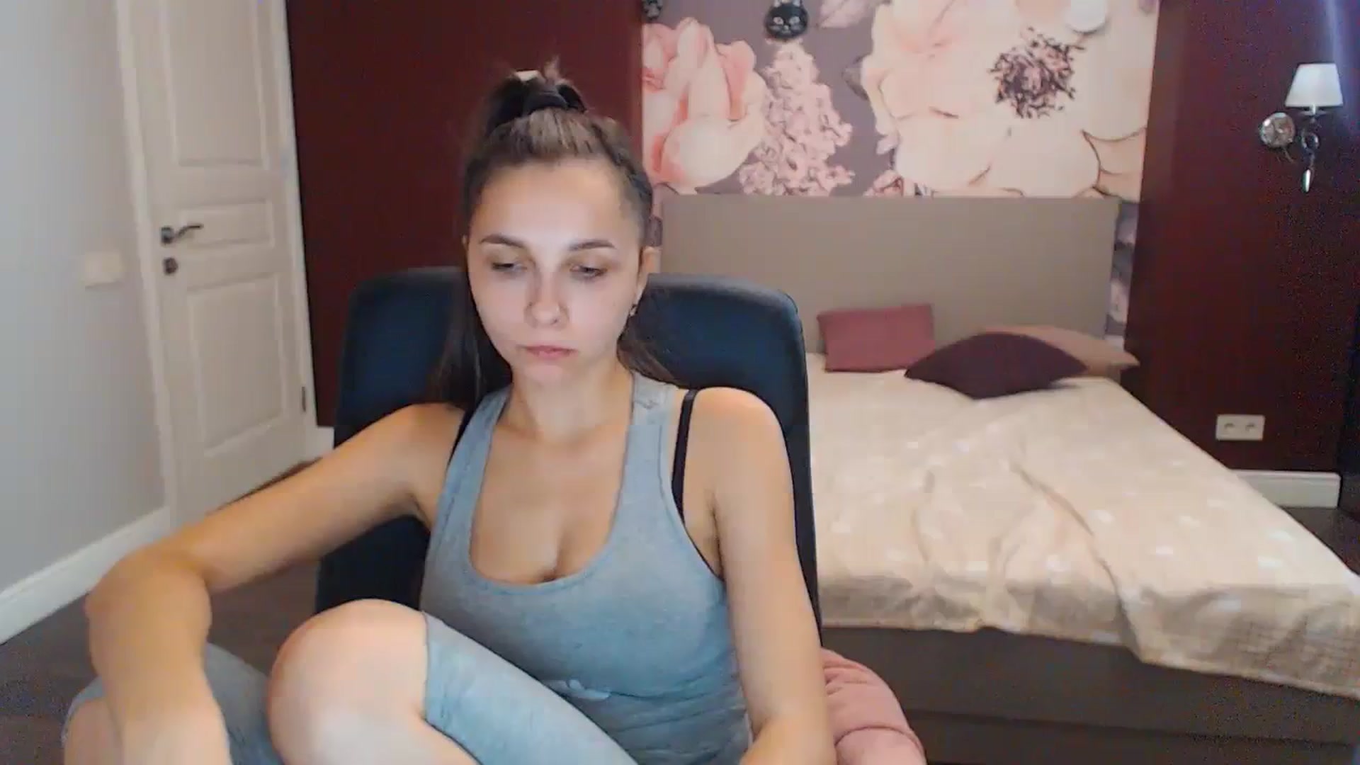 Gallery image thumbnail from Karina_Mils's myfreecams stream on, 10/13/2023, 10:50 image 7 of 20