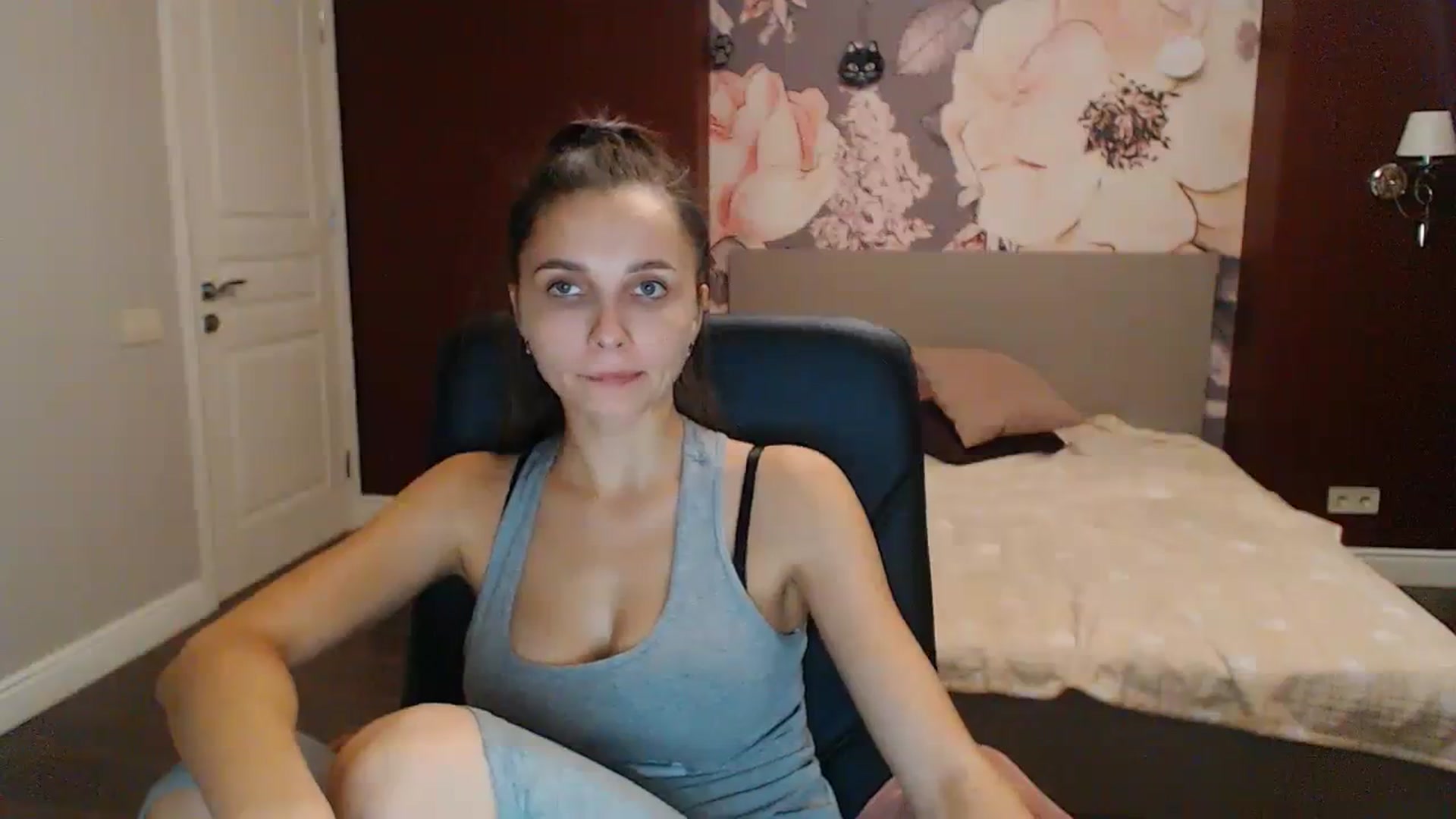 Gallery image thumbnail from Karina_Mils's myfreecams stream on, 10/13/2023, 14:55 image 8 of 20