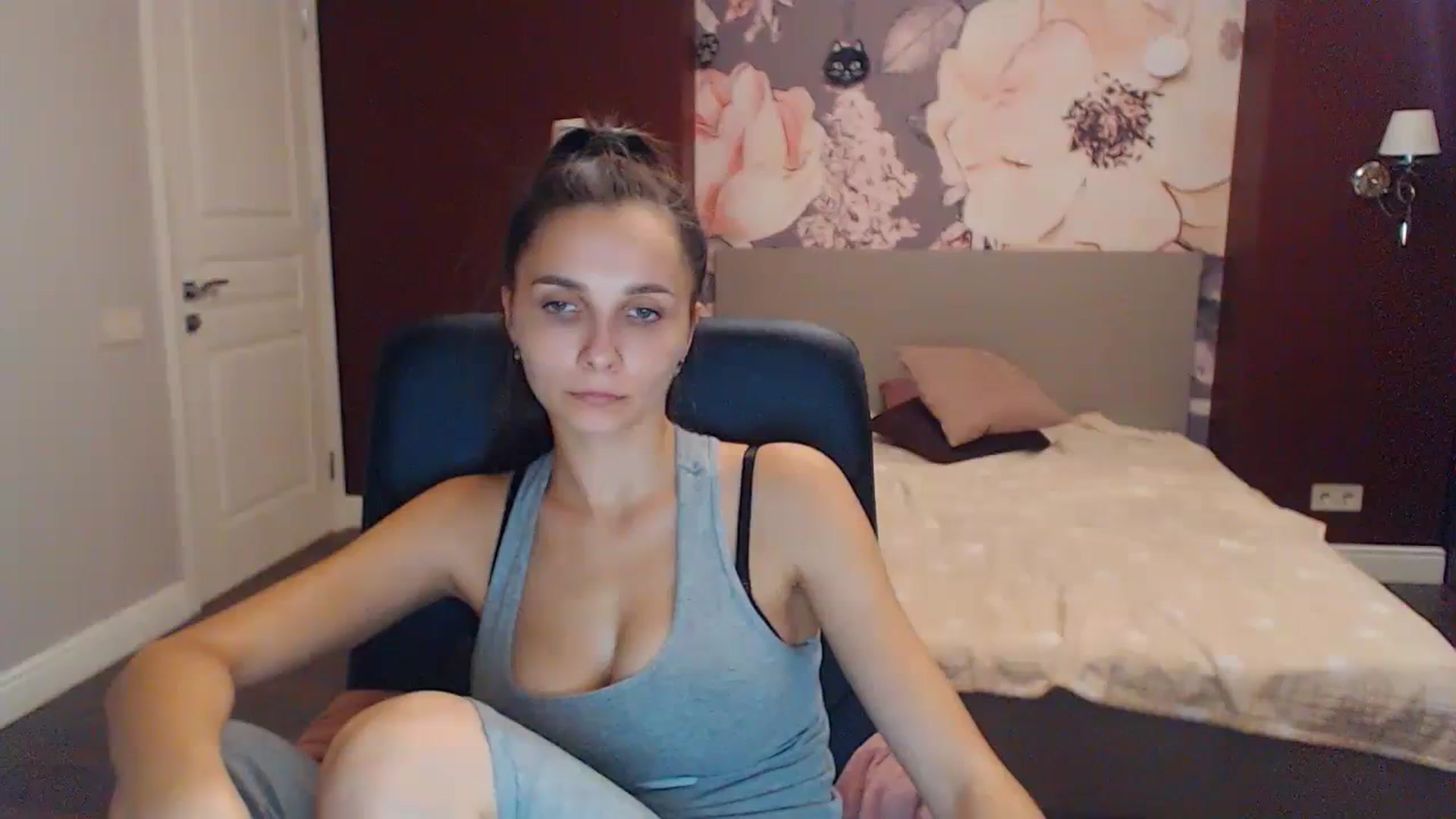 Gallery image thumbnail from Karina_Mils's myfreecams stream on, 10/13/2023, 14:55 image 1 of 20