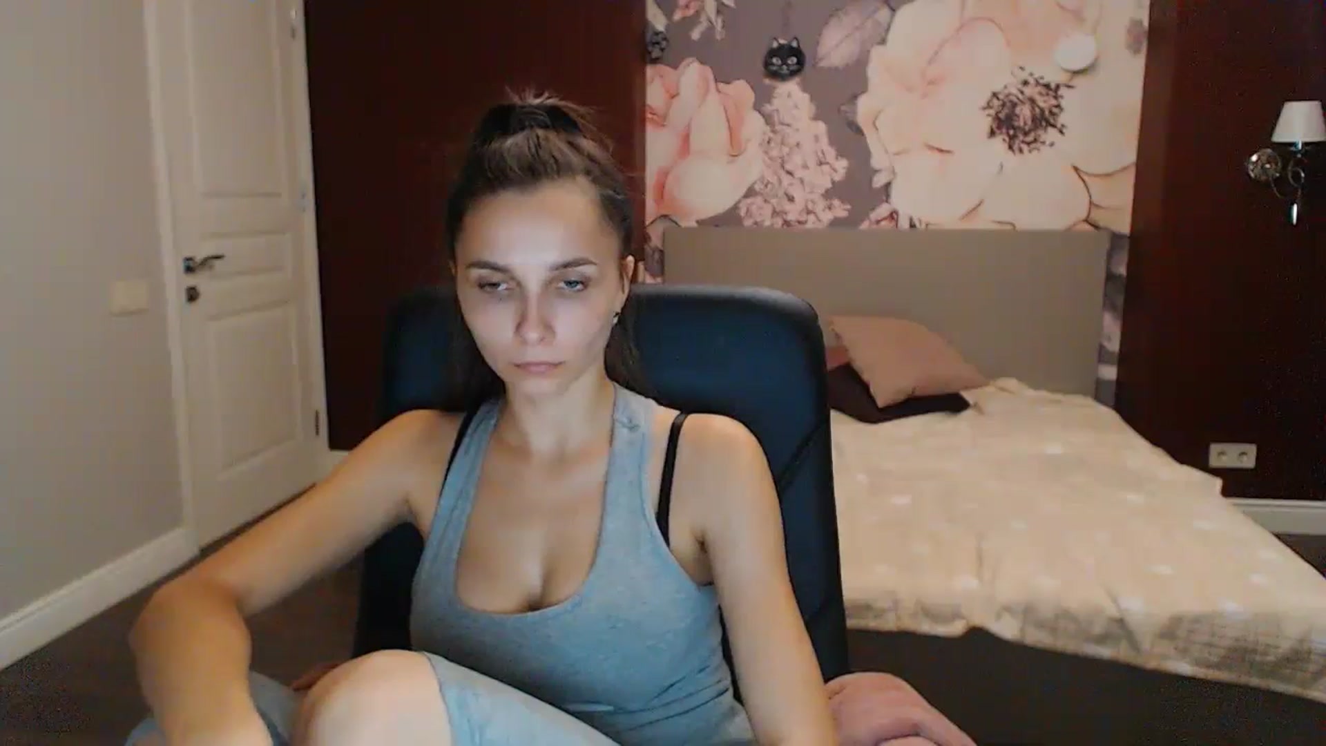 Gallery image thumbnail from Karina_Mils's myfreecams stream on, 10/13/2023, 14:55 image 13 of 20