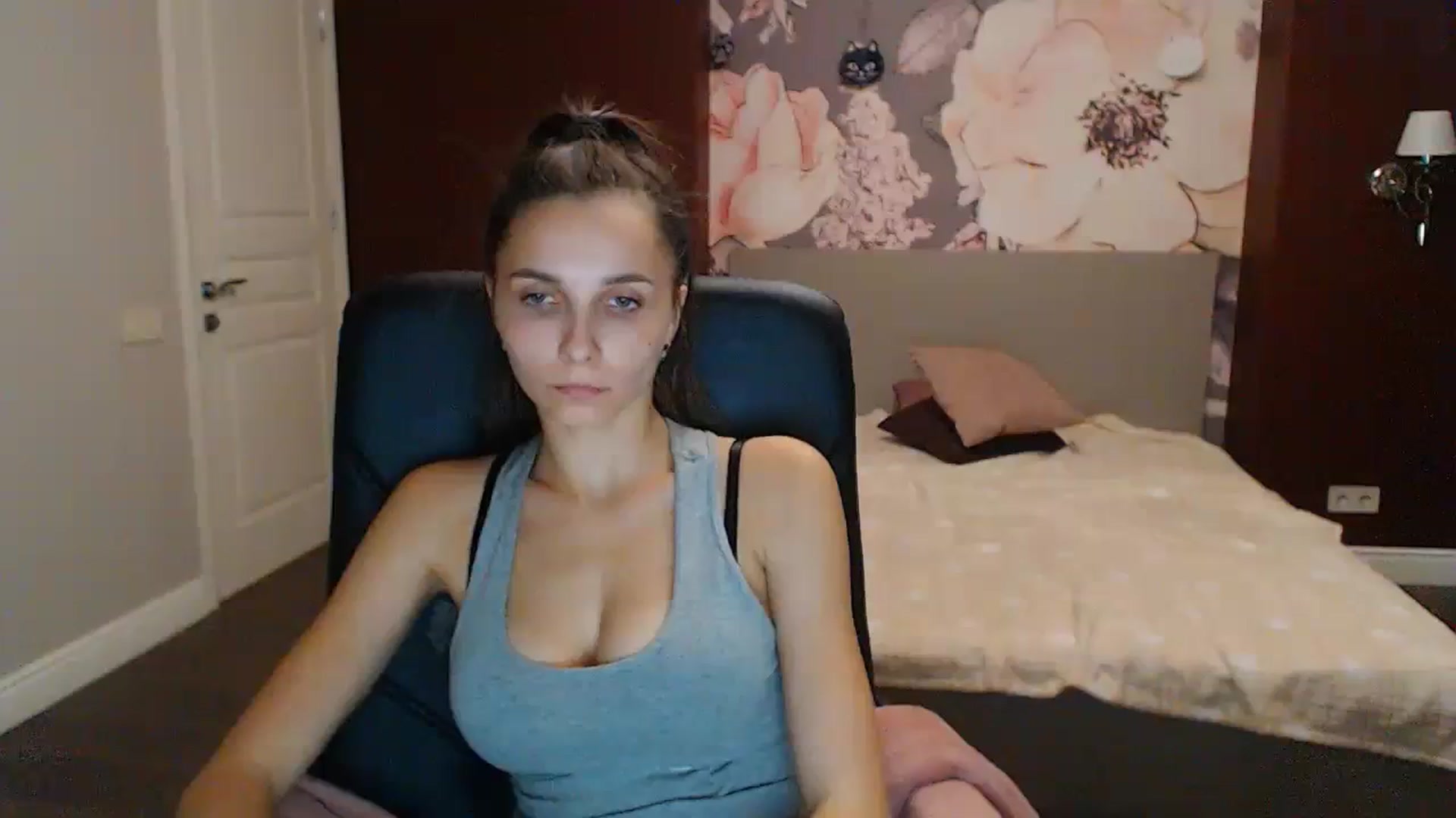 Gallery image thumbnail from Karina_Mils's myfreecams stream on, 10/13/2023, 14:55 image 16 of 20