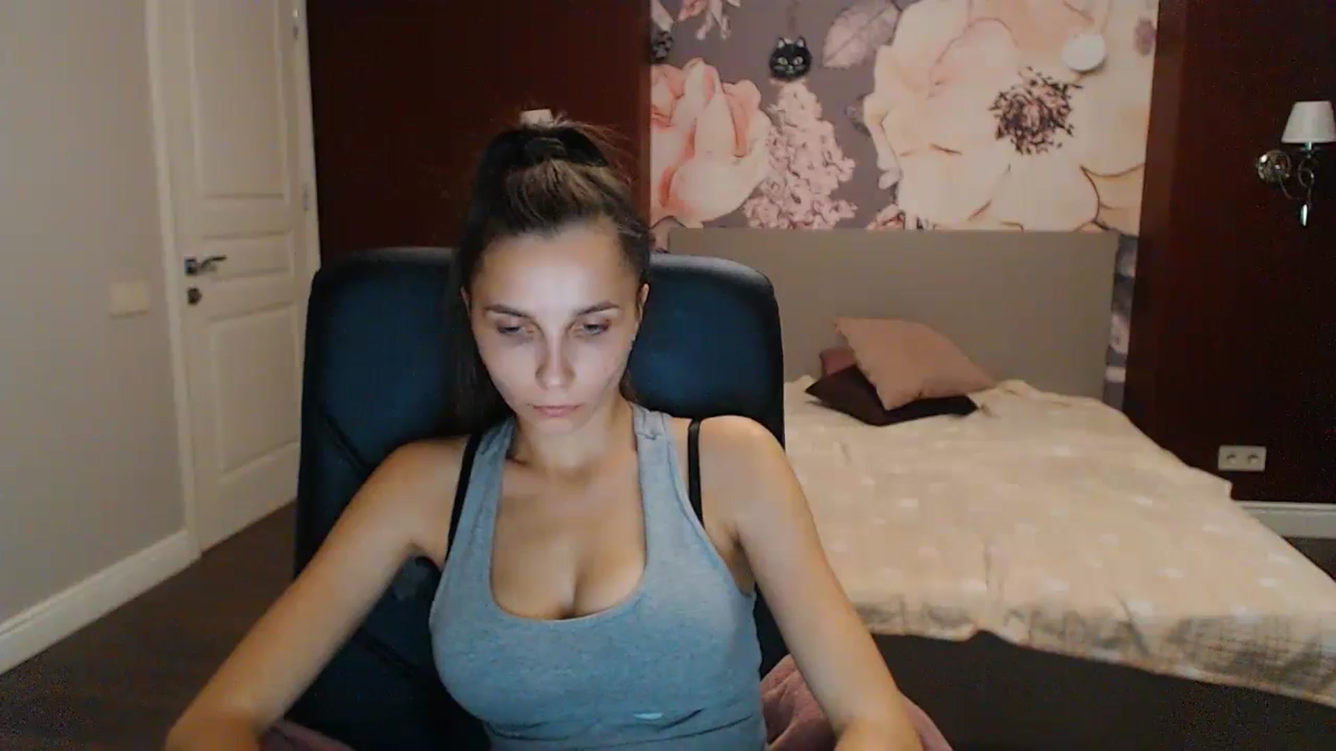 Gallery image thumbnail from Karina_Mils's myfreecams stream on, 10/13/2023, 14:55 image 20 of 20