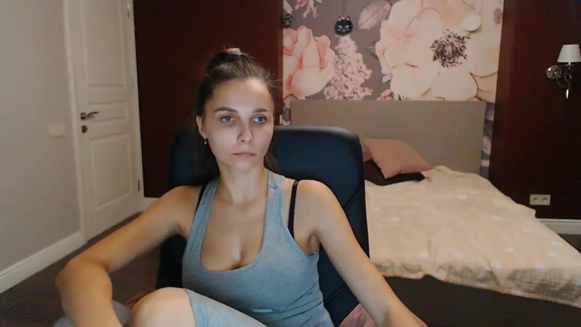Gallery image thumbnail from Karina_Mils's myfreecams stream on, 10/13/2023, 14:55 image 14 of 20
