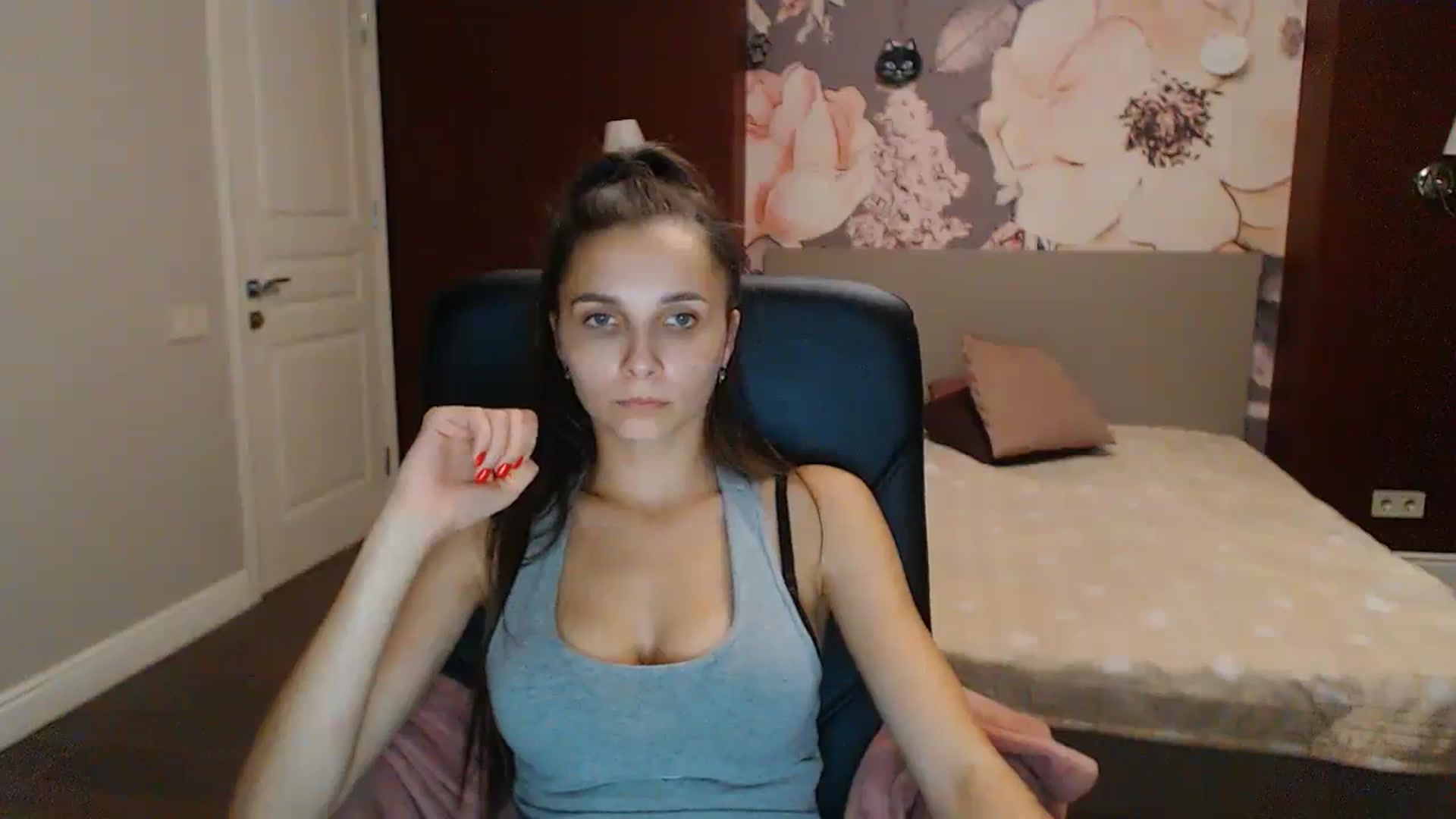 Gallery image thumbnail from Karina_Mils's myfreecams stream on, 10/13/2023, 16:56 image 10 of 20
