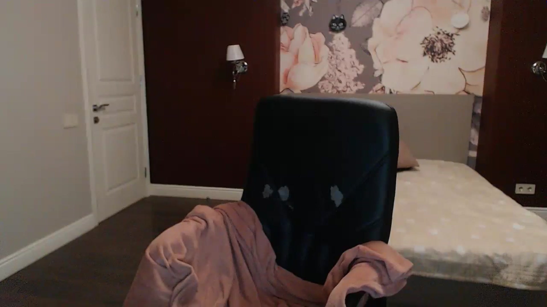 Gallery image thumbnail from Karina_Mils's myfreecams stream on, 10/13/2023, 16:56 image 20 of 20