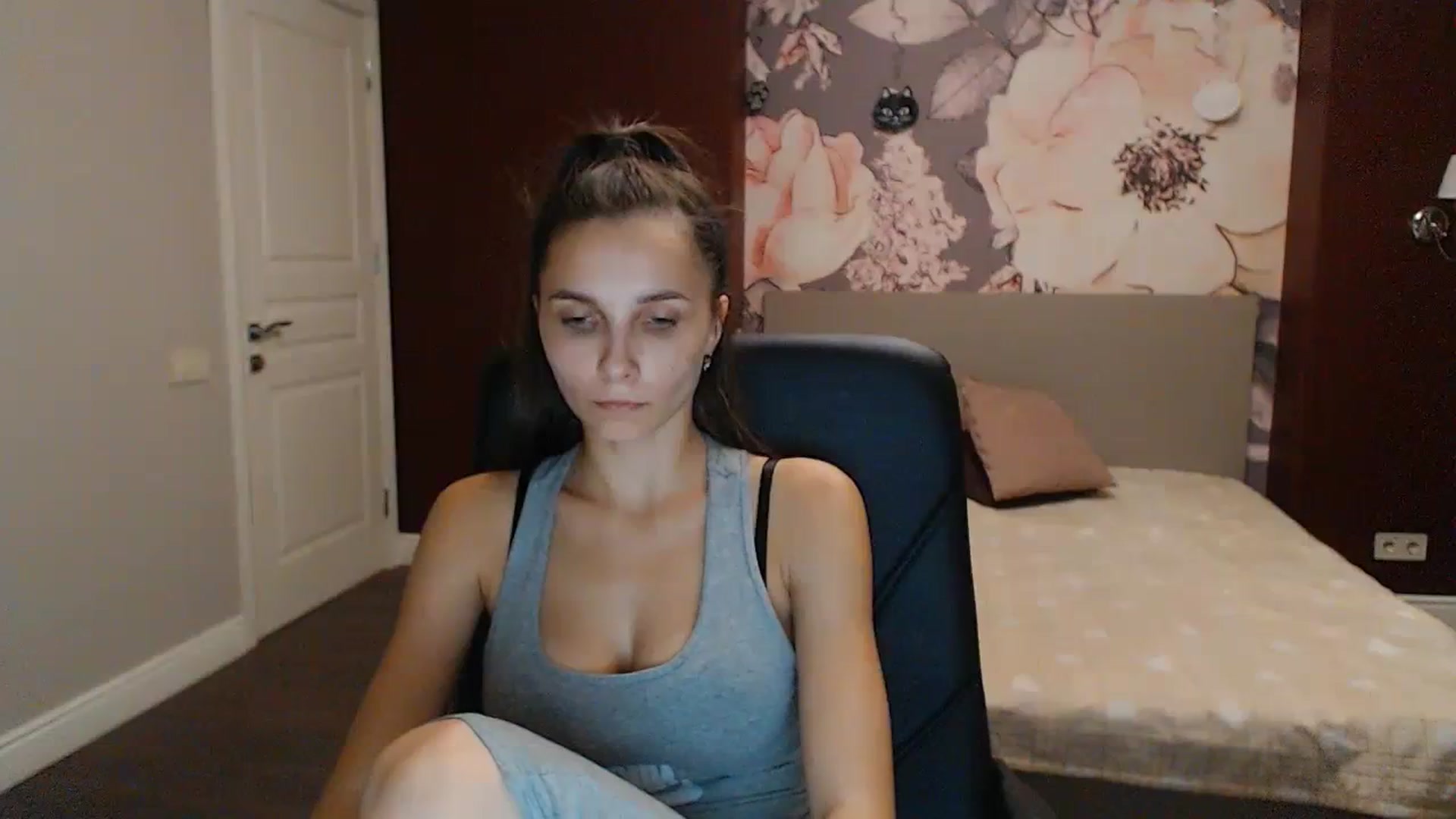 Gallery image thumbnail from Karina_Mils's myfreecams stream on, 10/13/2023, 17:52 image 1 of 20