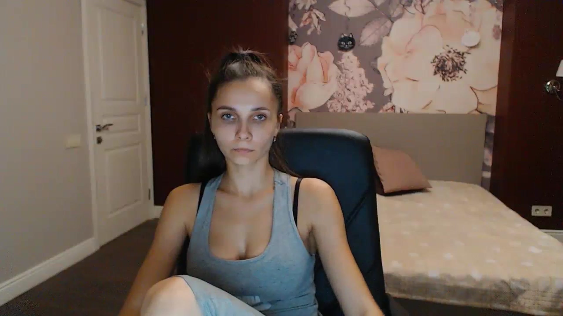 Gallery image thumbnail from Karina_Mils's myfreecams stream on, 10/13/2023, 17:52 image 3 of 20