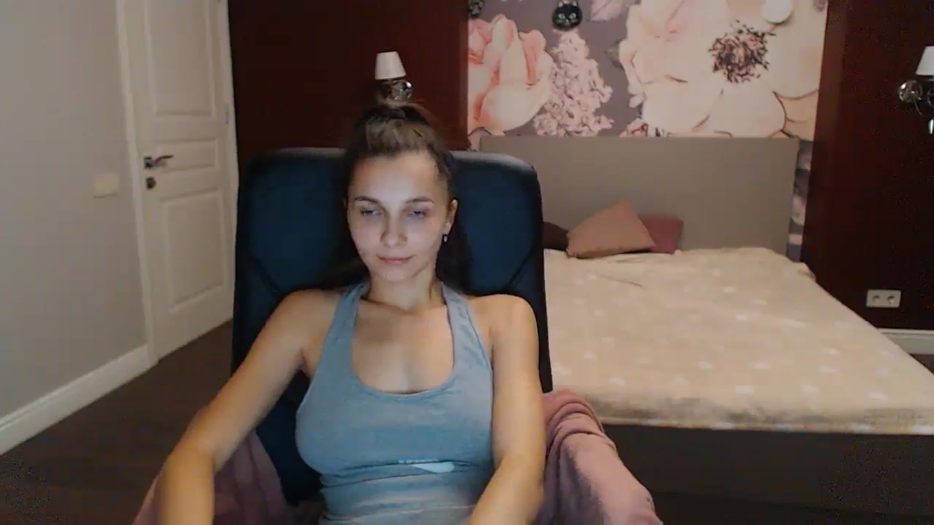Gallery image thumbnail from Karina_Mils's myfreecams stream on, 10/14/2023, 14:57 image 14 of 20