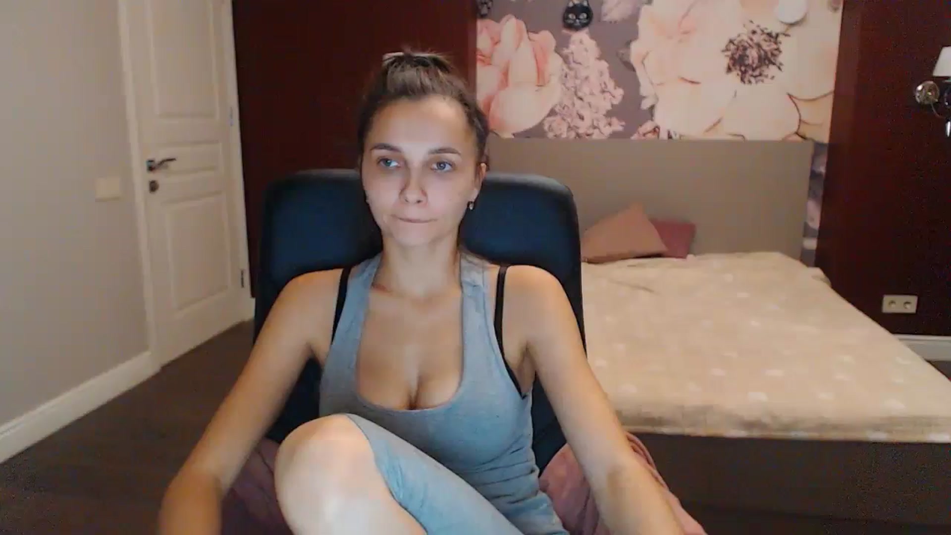 Gallery image thumbnail from Karina_Mils's myfreecams stream on, 10/14/2023, 14:57 image 1 of 20