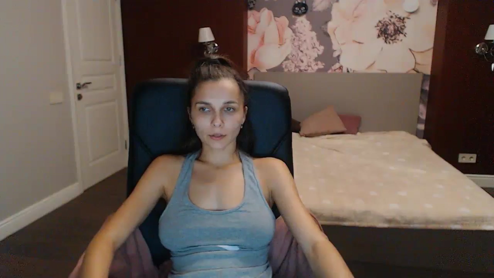 Gallery image thumbnail from Karina_Mils's myfreecams stream on, 10/14/2023, 14:57 image 16 of 20