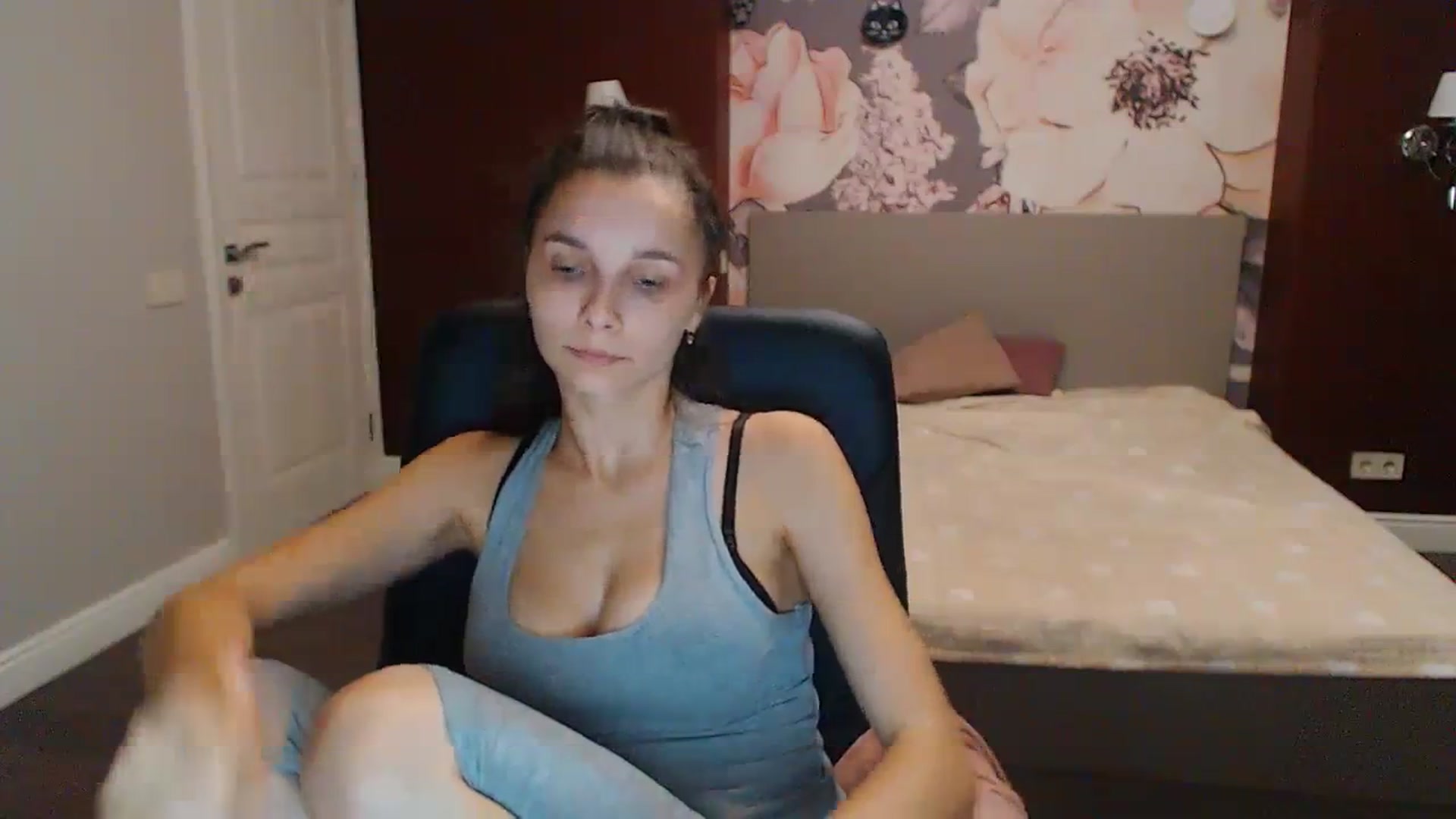 Gallery image thumbnail from Karina_Mils's myfreecams stream on, 10/14/2023, 14:57 image 8 of 20