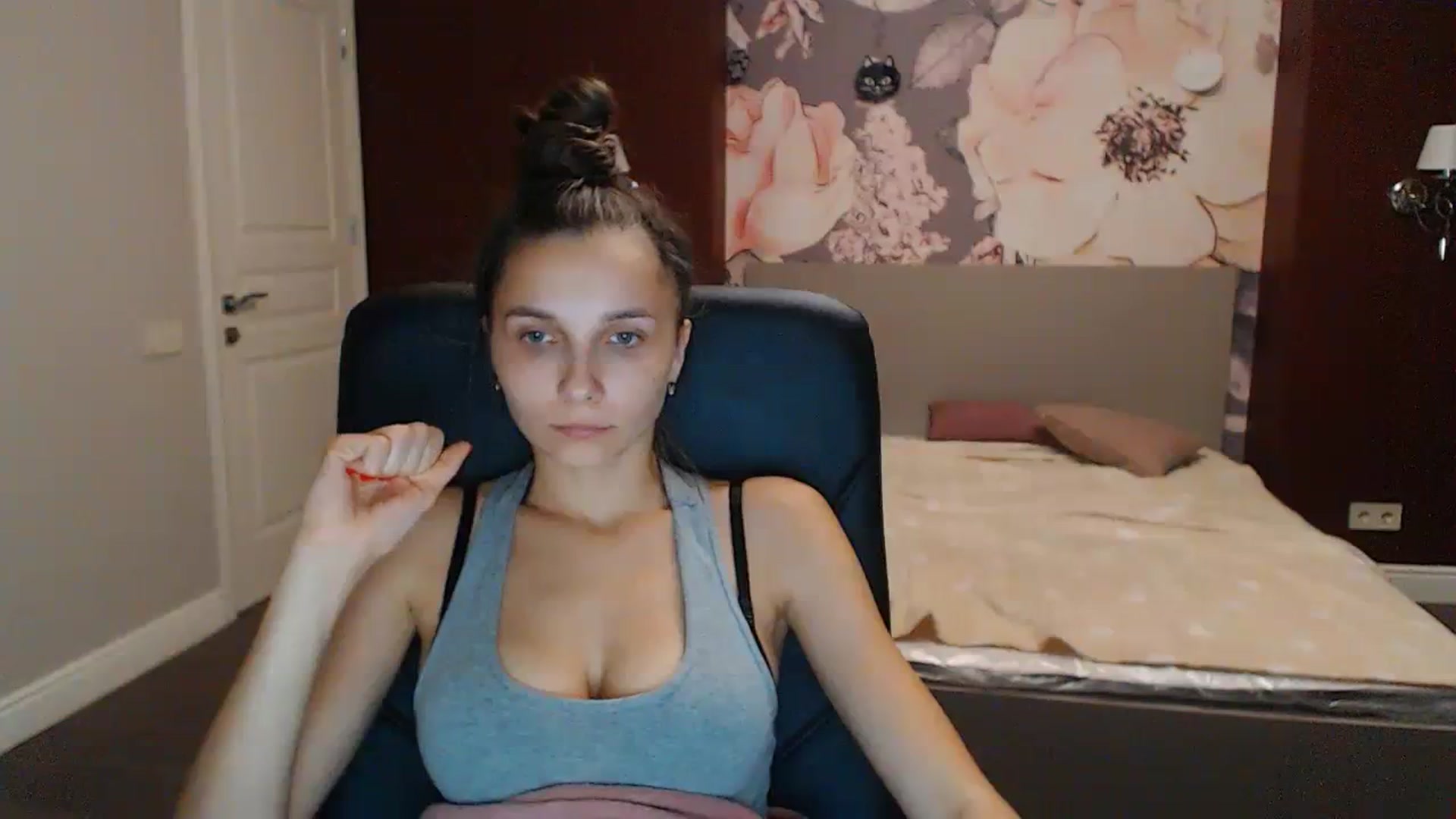 Gallery image thumbnail from Karina_Mils's myfreecams stream on, 10/14/2023, 17:05 image 20 of 20