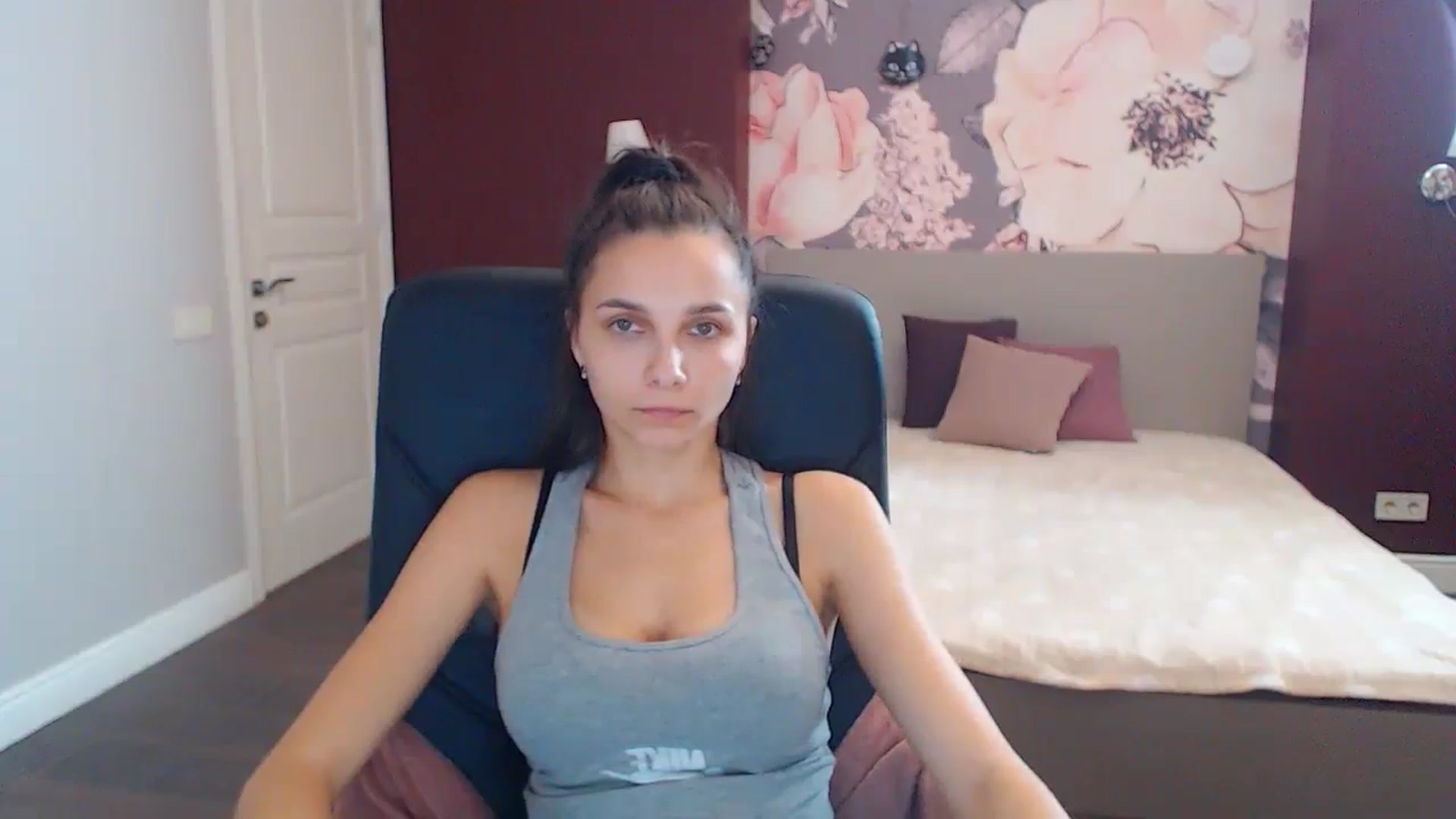Gallery image thumbnail from Karina_Mils's myfreecams stream on, 10/15/2023, 12:15 image 5 of 20