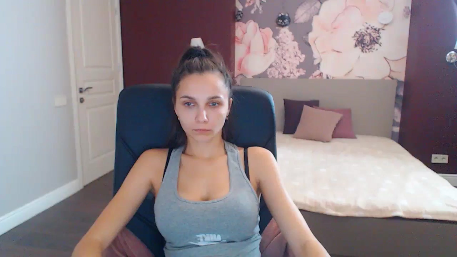 Gallery image thumbnail from Karina_Mils's myfreecams stream on, 10/15/2023, 12:15 image 7 of 20