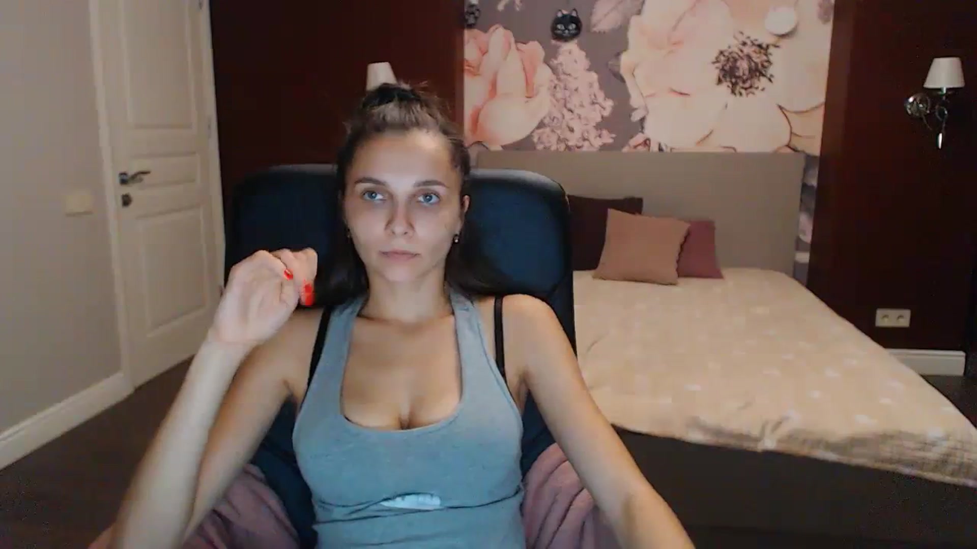 Gallery image thumbnail from Karina_Mils's myfreecams stream on, 10/15/2023, 15:31 image 2 of 20