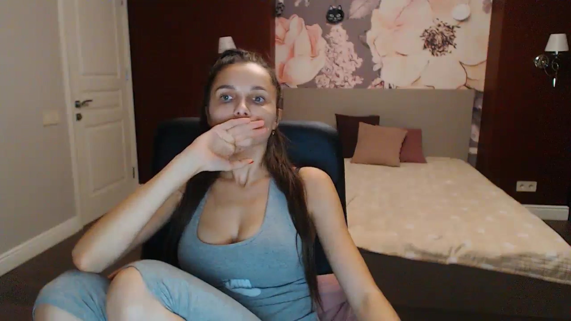 Gallery image thumbnail from Karina_Mils's myfreecams stream on, 10/15/2023, 16:18 image 20 of 20