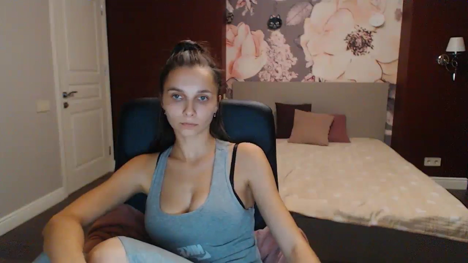Gallery image thumbnail from Karina_Mils's myfreecams stream on, 10/15/2023, 17:42 image 2 of 20