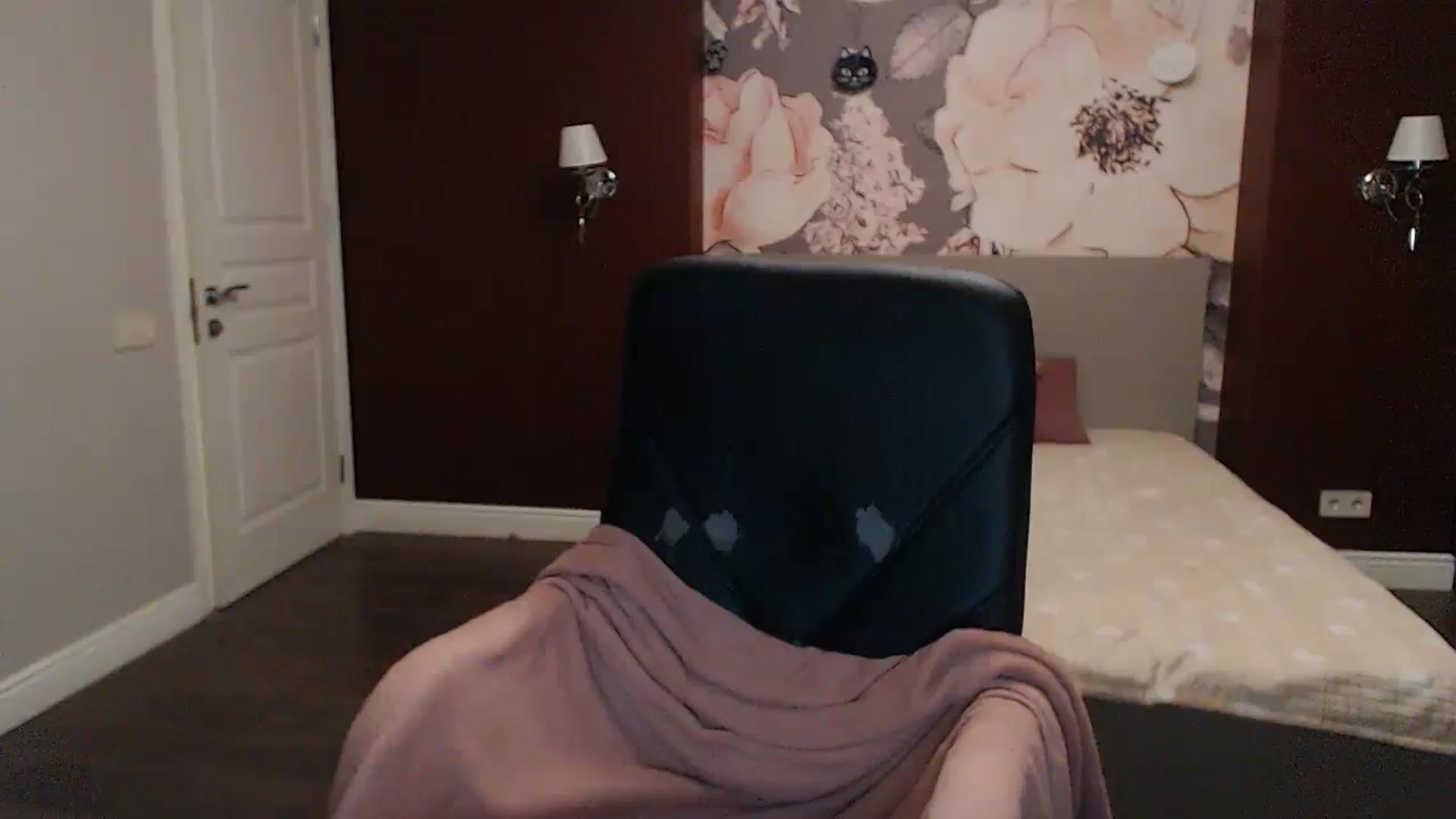 Gallery image thumbnail from Karina_Mils's myfreecams stream on, 10/15/2023, 17:42 image 5 of 20