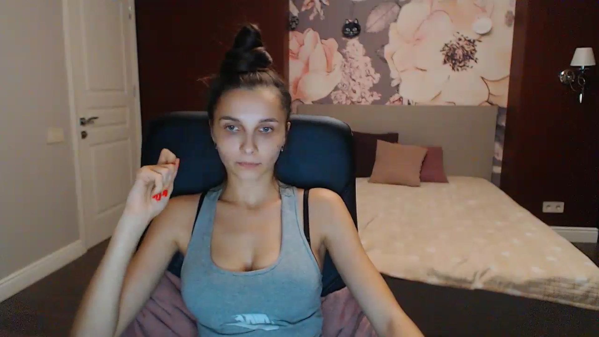 Gallery image thumbnail from Karina_Mils's myfreecams stream on, 10/15/2023, 17:42 image 12 of 20