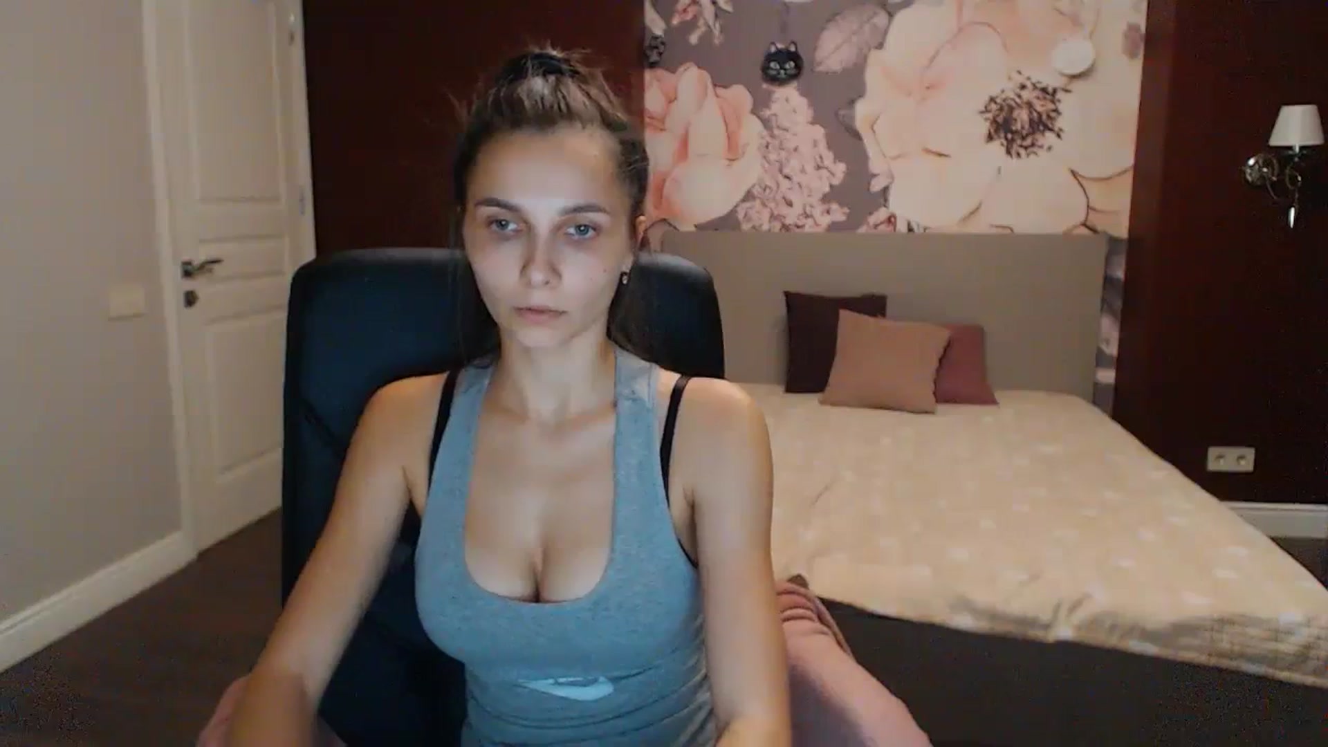 Gallery image thumbnail from Karina_Mils's myfreecams stream on, 10/15/2023, 18:29 image 20 of 20