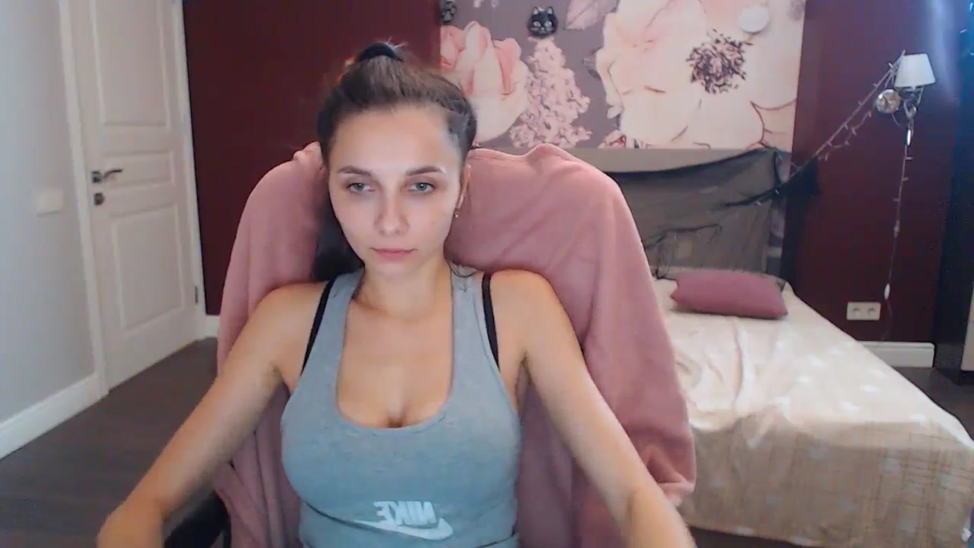Gallery image thumbnail from Karina_Mils's myfreecams stream on, 10/19/2023, 10:36 image 20 of 20