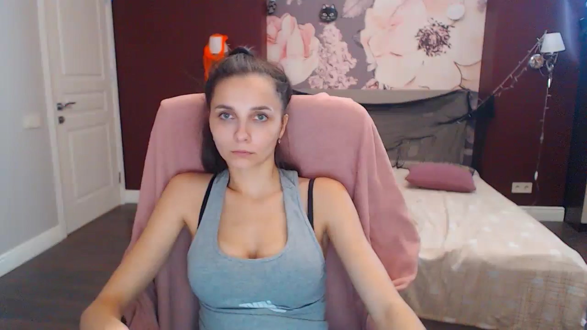 Gallery image thumbnail from Karina_Mils's myfreecams stream on, 10/19/2023, 10:36 image 4 of 20