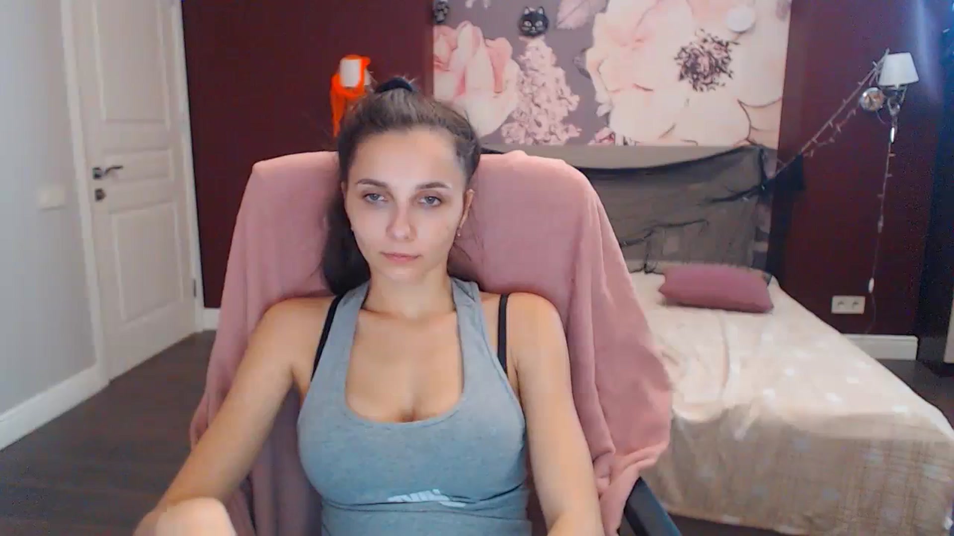 Gallery image thumbnail from Karina_Mils's myfreecams stream on, 10/19/2023, 10:36 image 6 of 20