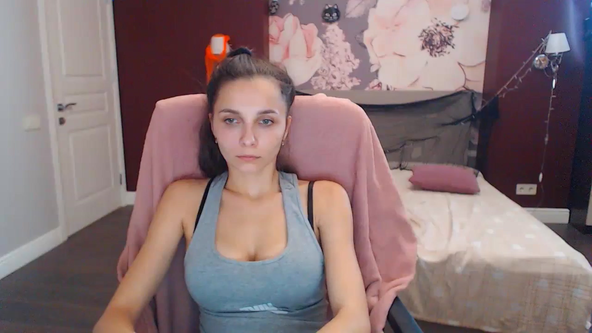 Gallery image thumbnail from Karina_Mils's myfreecams stream on, 10/19/2023, 10:36 image 5 of 20