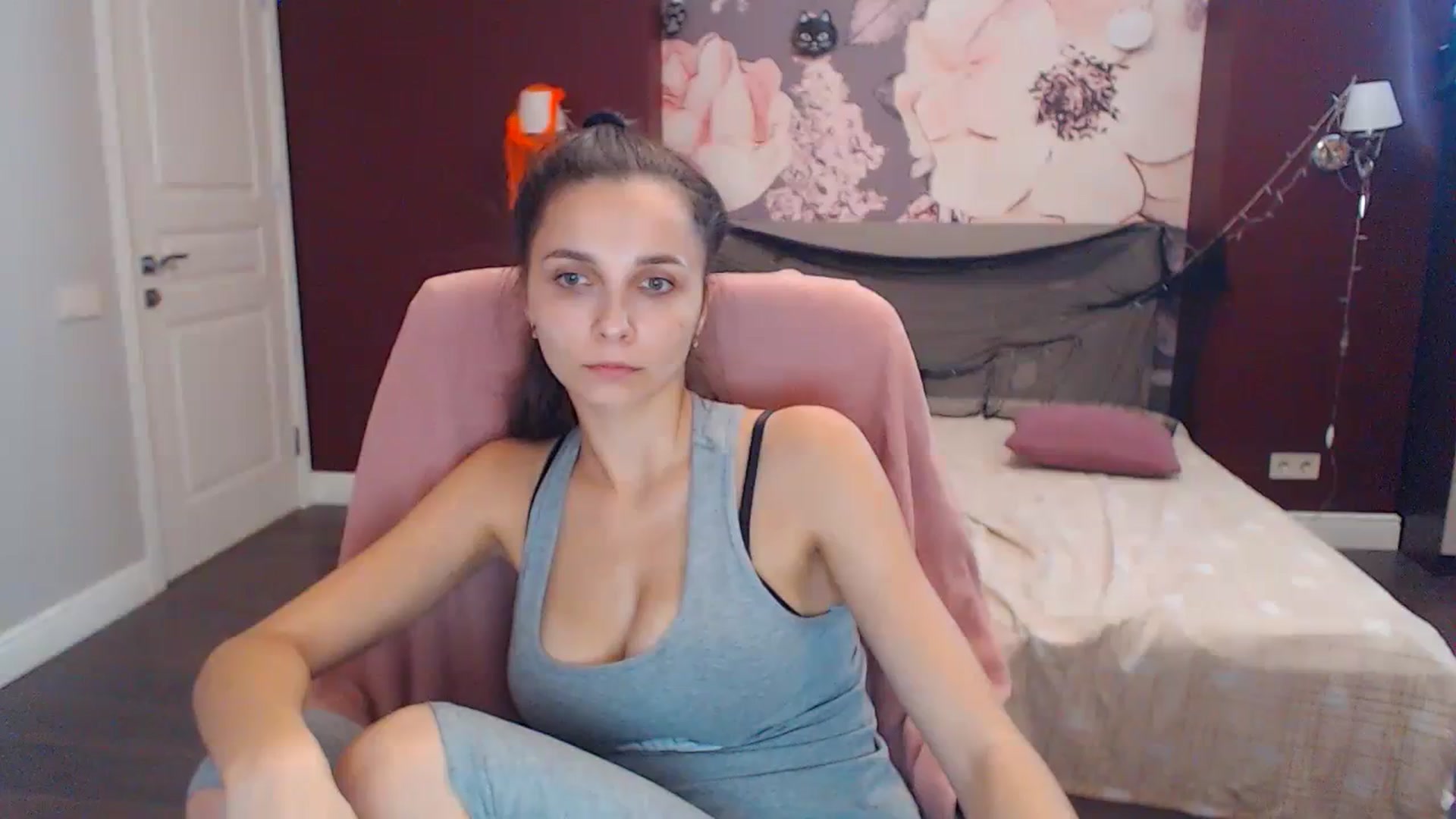 Gallery image thumbnail from Karina_Mils's myfreecams stream on, 10/19/2023, 10:36 image 1 of 20
