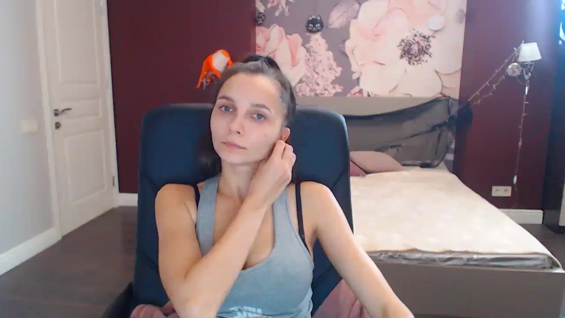 Gallery image thumbnail from Karina_Mils's myfreecams stream on, 10/21/2023, 12:47 image 15 of 20