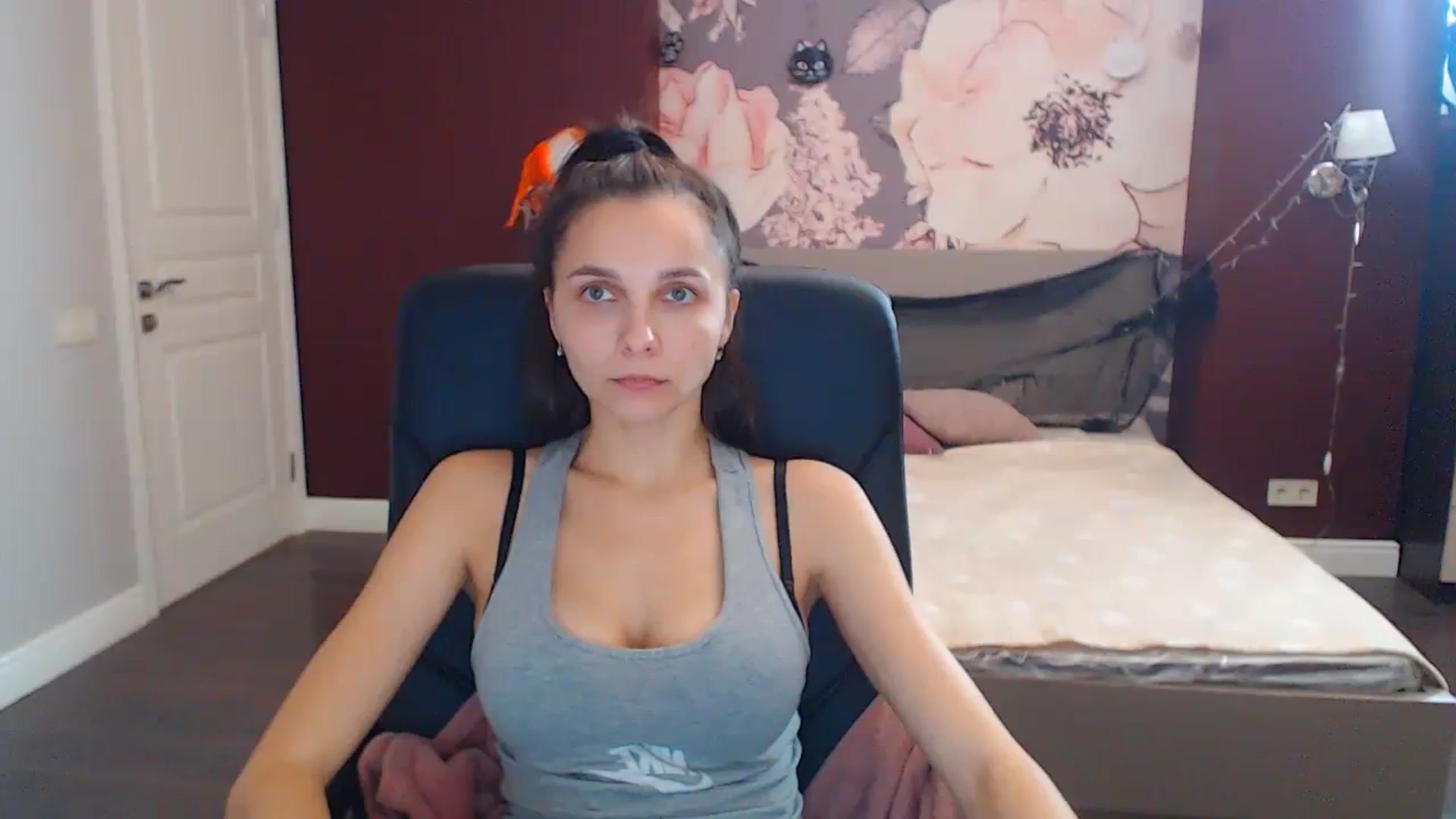 Gallery image thumbnail from Karina_Mils's myfreecams stream on, 10/21/2023, 12:47 image 12 of 20