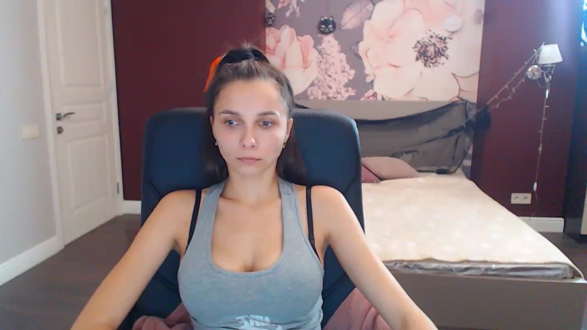Gallery image thumbnail from Karina_Mils's myfreecams stream on, 10/21/2023, 12:47 image 13 of 20