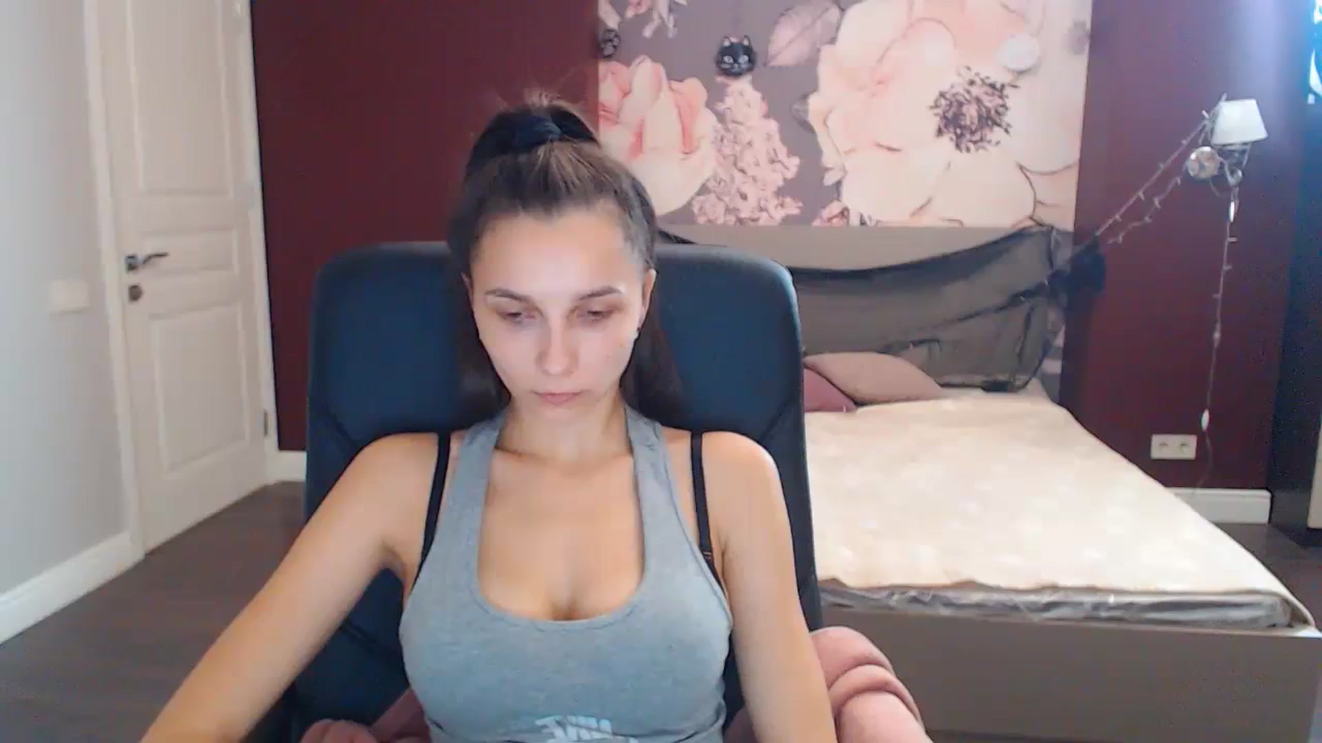 Gallery image thumbnail from Karina_Mils's myfreecams stream on, 10/21/2023, 12:47 image 16 of 20