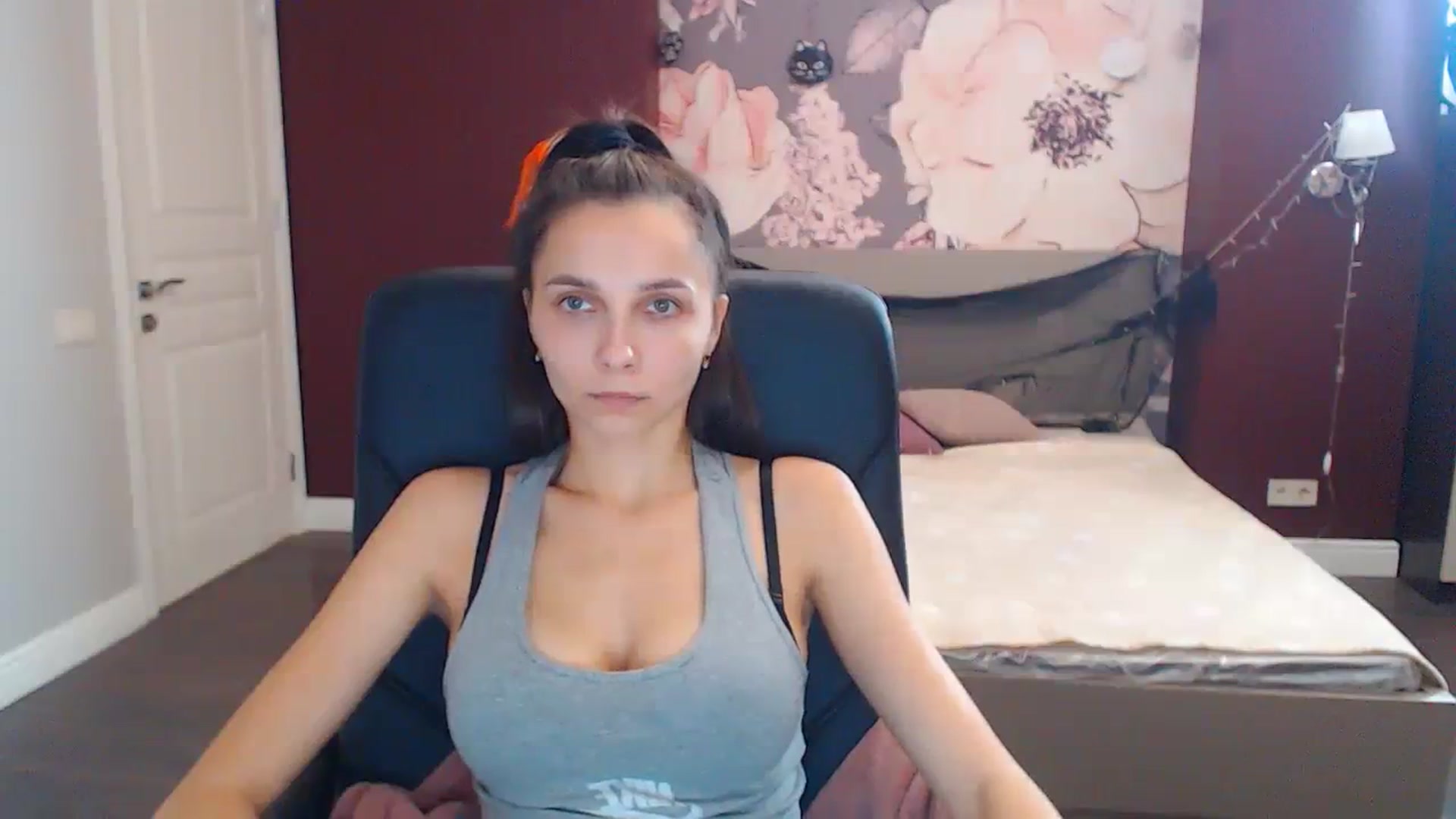 Gallery image thumbnail from Karina_Mils's myfreecams stream on, 10/21/2023, 12:47 image 14 of 20