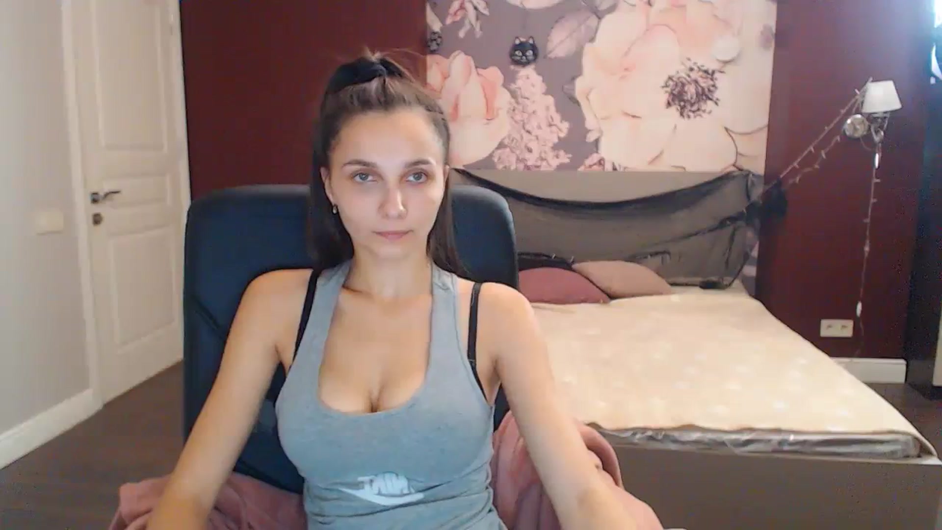 Gallery image thumbnail from Karina_Mils's myfreecams stream on, 10/21/2023, 14:12 image 13 of 20