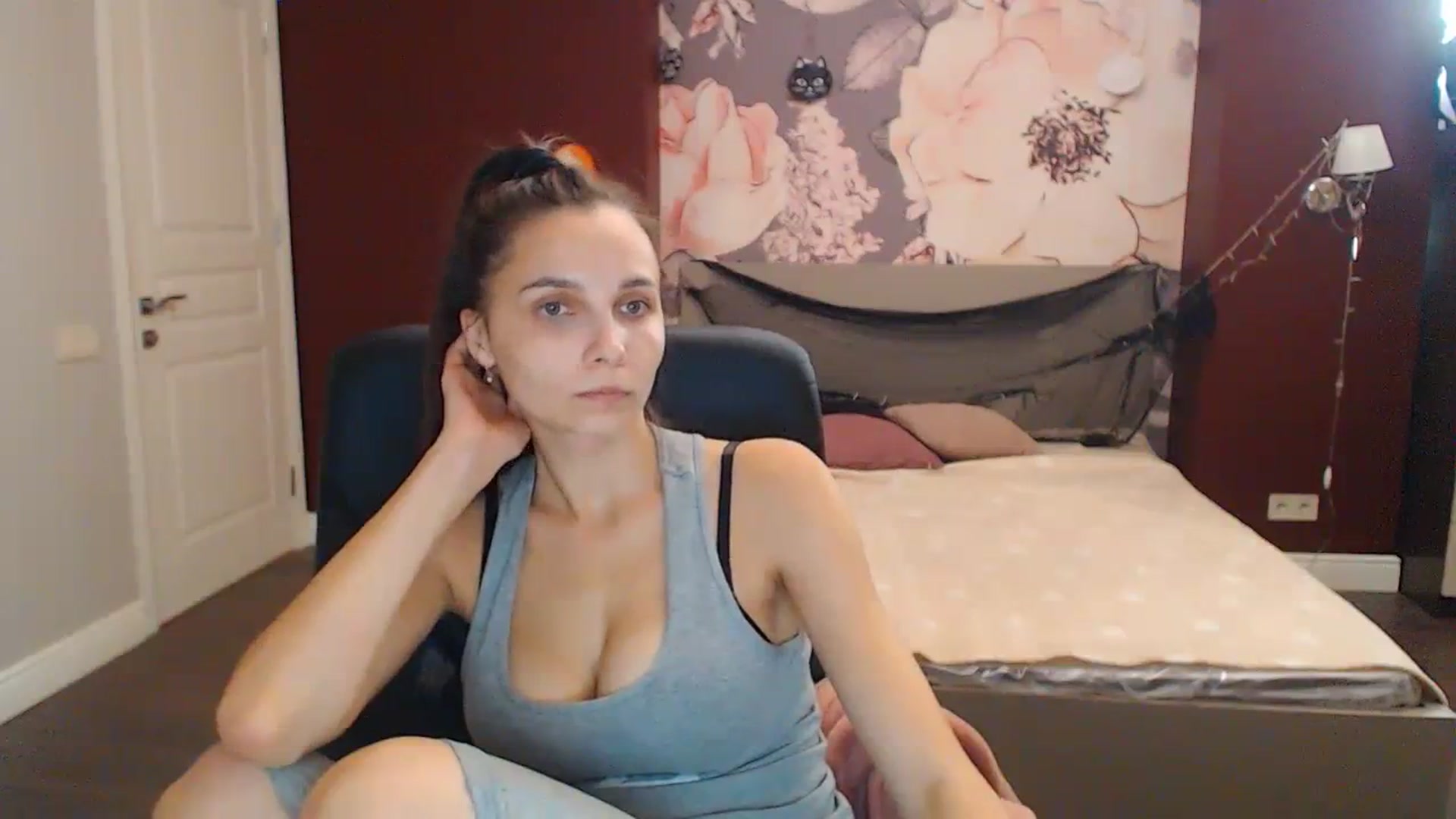 Gallery image thumbnail from Karina_Mils's myfreecams stream on, 10/21/2023, 14:12 image 18 of 20