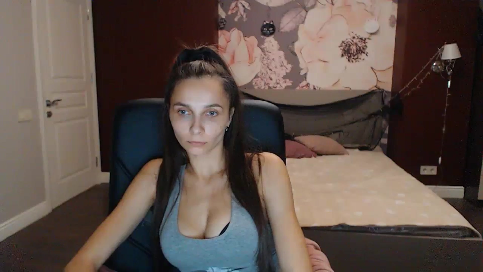 Gallery image thumbnail from Karina_Mils's myfreecams stream on, 10/21/2023, 15:32 image 18 of 20
