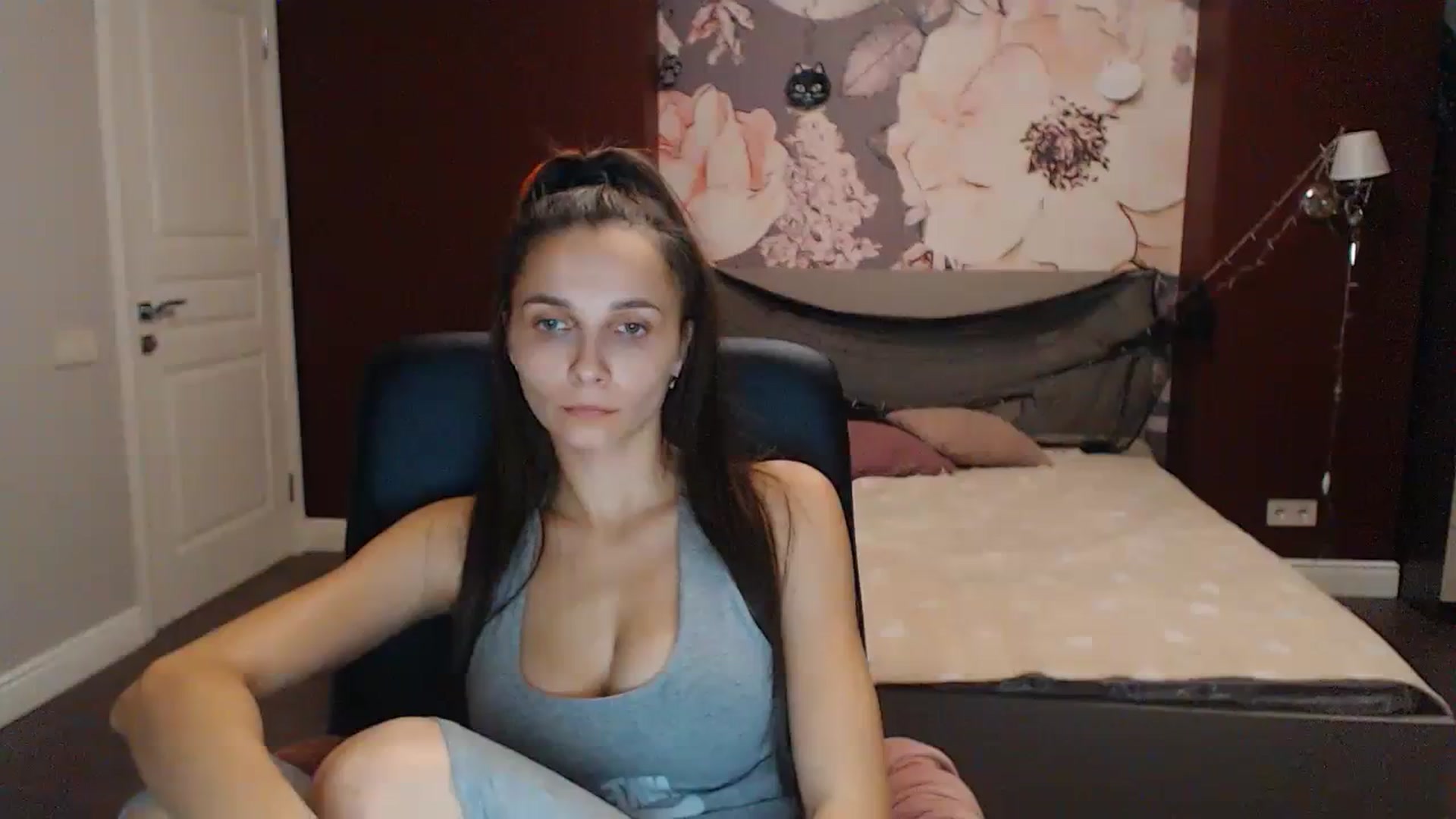 Gallery image thumbnail from Karina_Mils's myfreecams stream on, 10/21/2023, 15:32 image 1 of 20