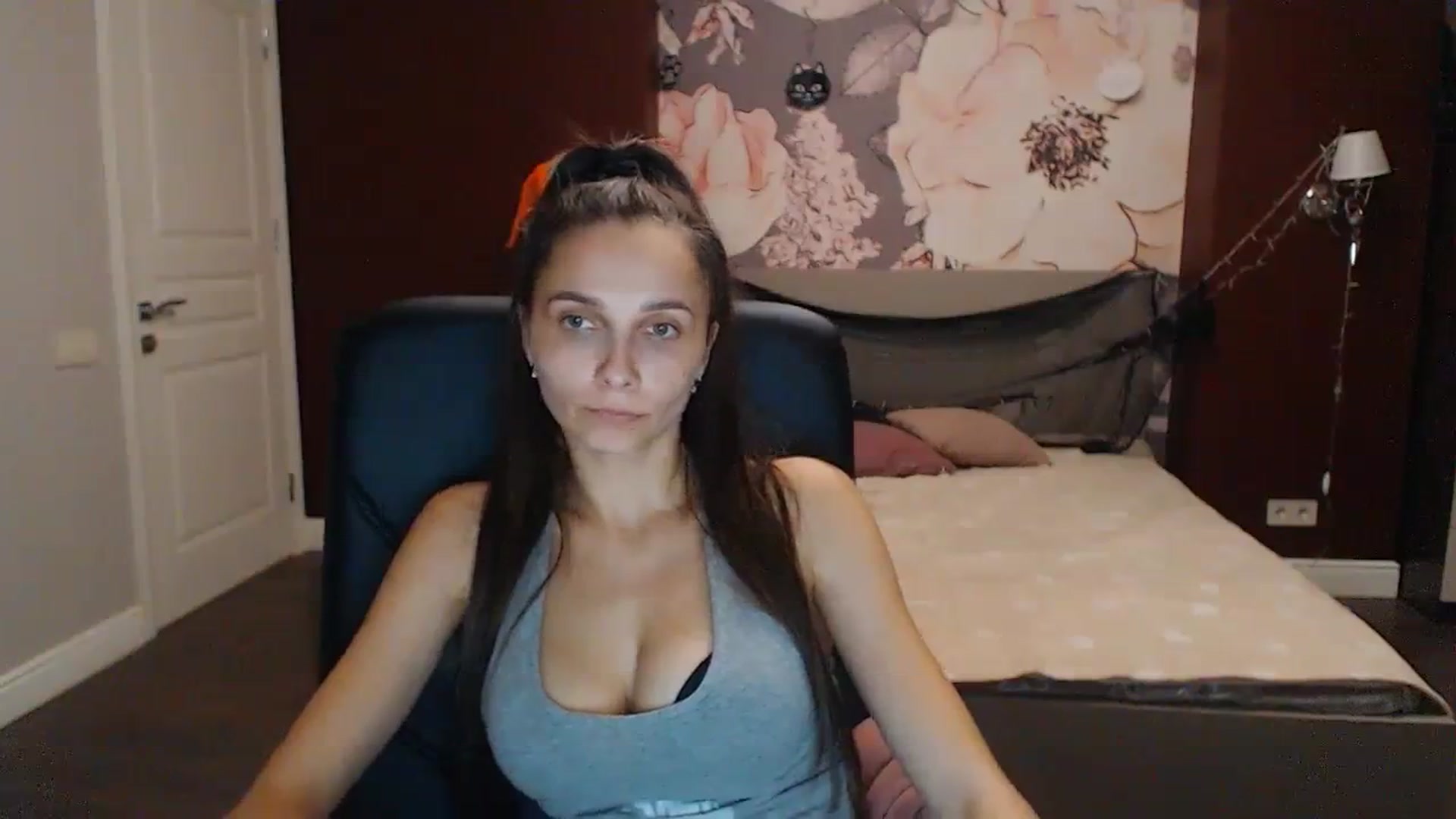 Gallery image thumbnail from Karina_Mils's myfreecams stream on, 10/21/2023, 15:32 image 15 of 20