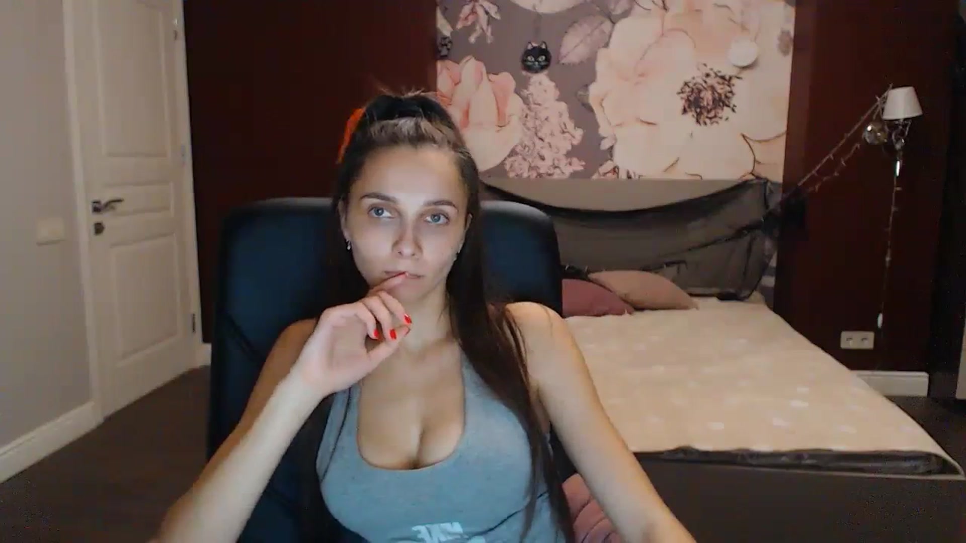 Gallery image thumbnail from Karina_Mils's myfreecams stream on, 10/21/2023, 15:32 image 12 of 20
