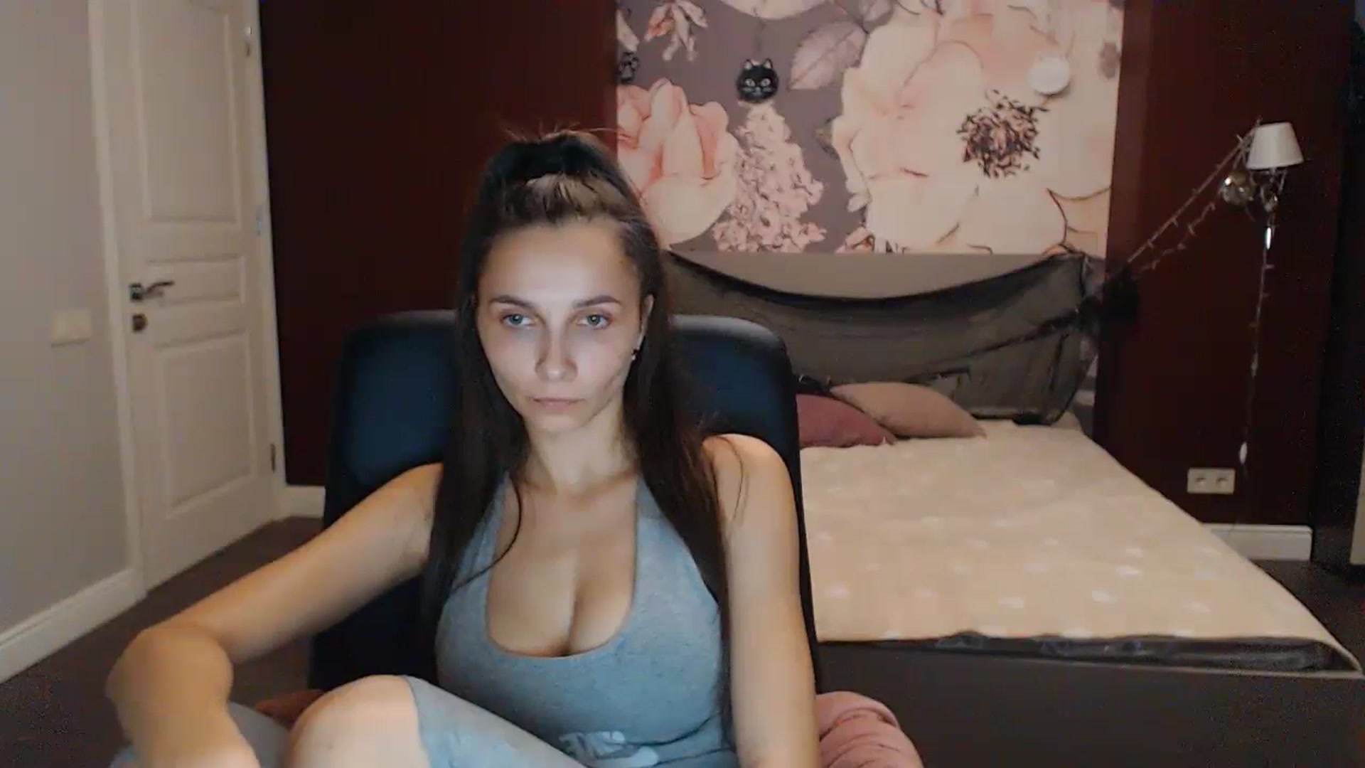 Gallery image thumbnail from Karina_Mils's myfreecams stream on, 10/21/2023, 15:32 image 3 of 20