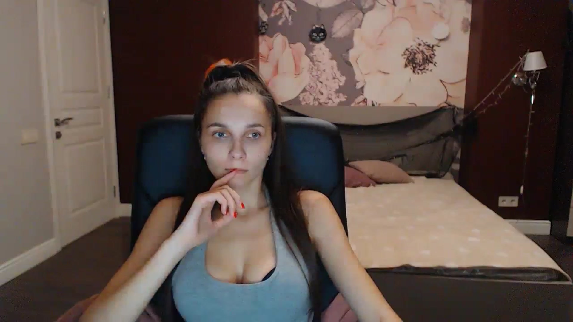 Gallery image thumbnail from Karina_Mils's myfreecams stream on, 10/21/2023, 15:32 image 20 of 20