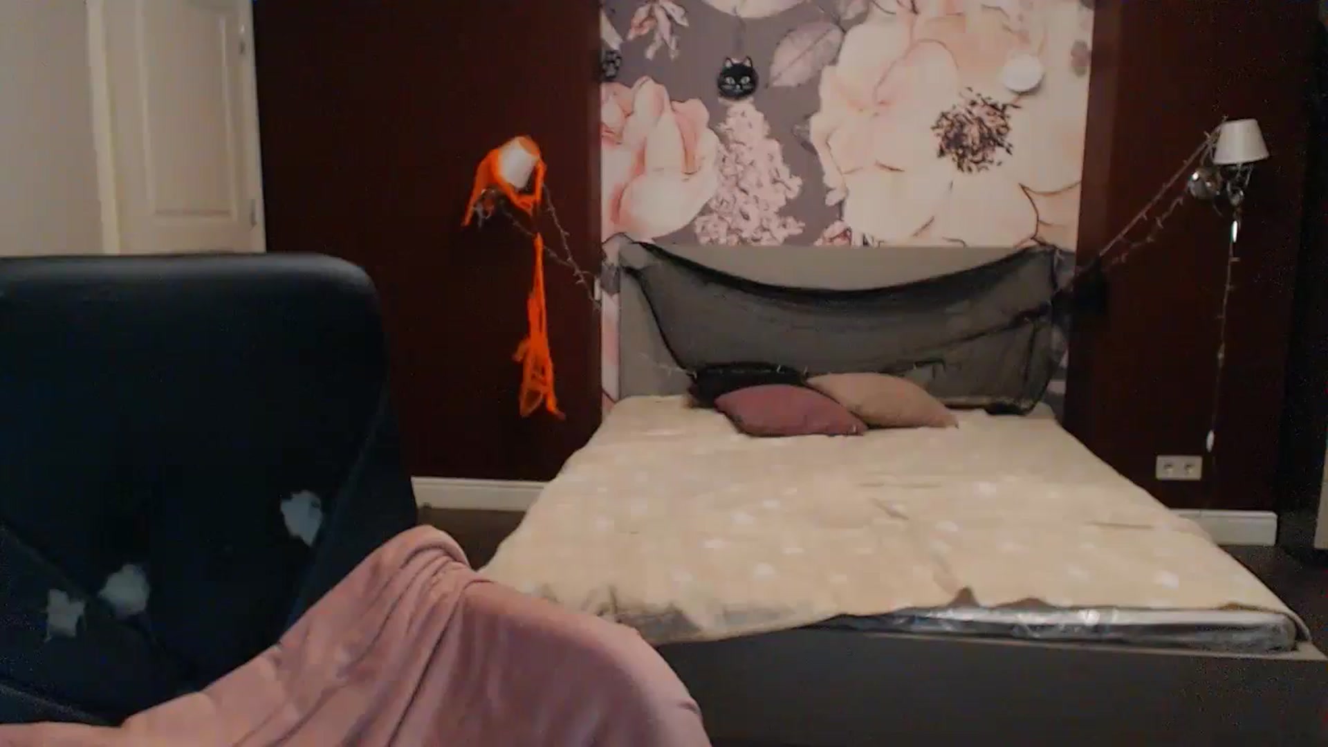 Gallery image thumbnail from Karina_Mils's myfreecams stream on, 10/21/2023, 17:08 image 12 of 20