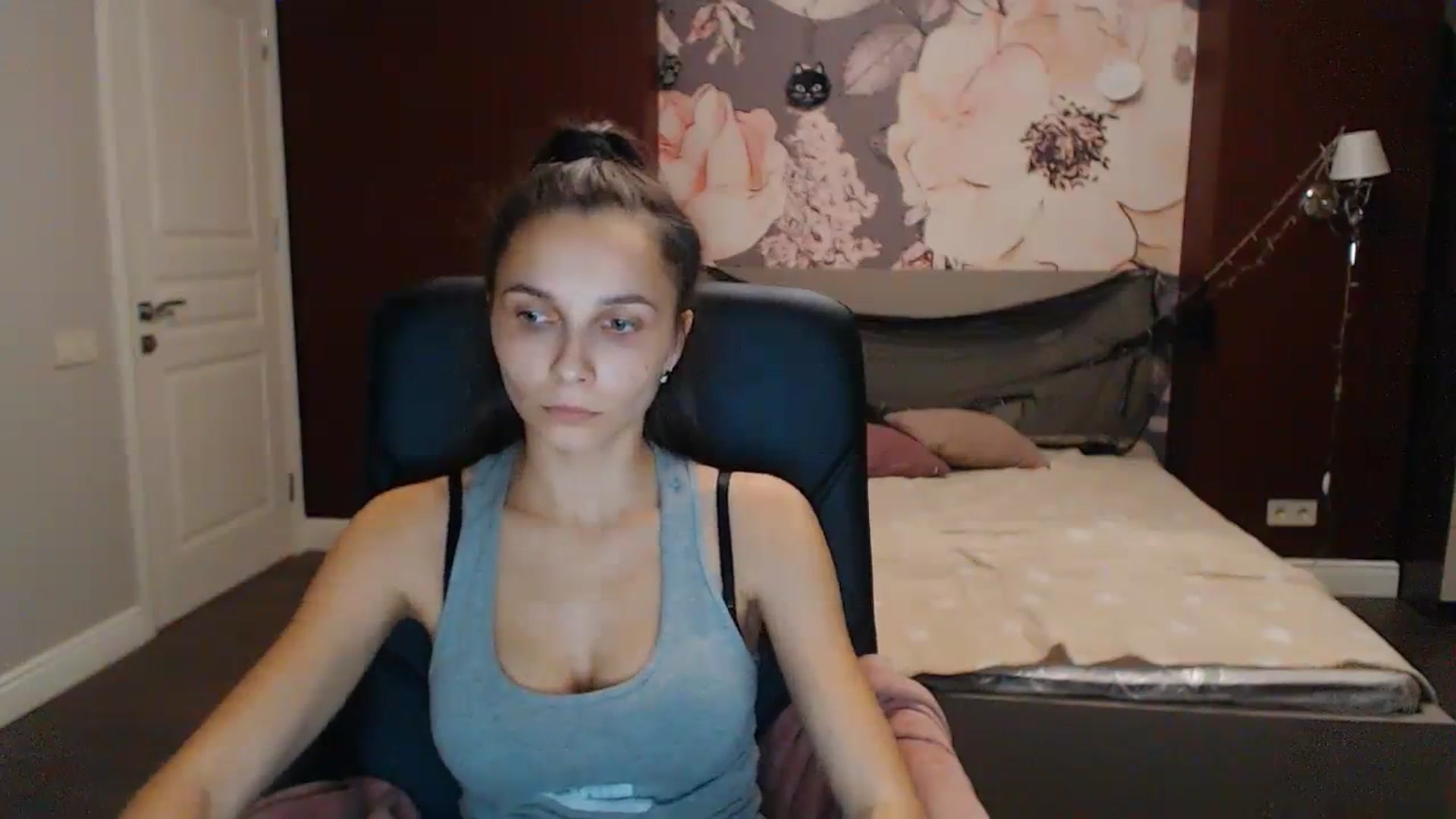 Gallery image thumbnail from Karina_Mils's myfreecams stream on, 10/21/2023, 17:08 image 18 of 20