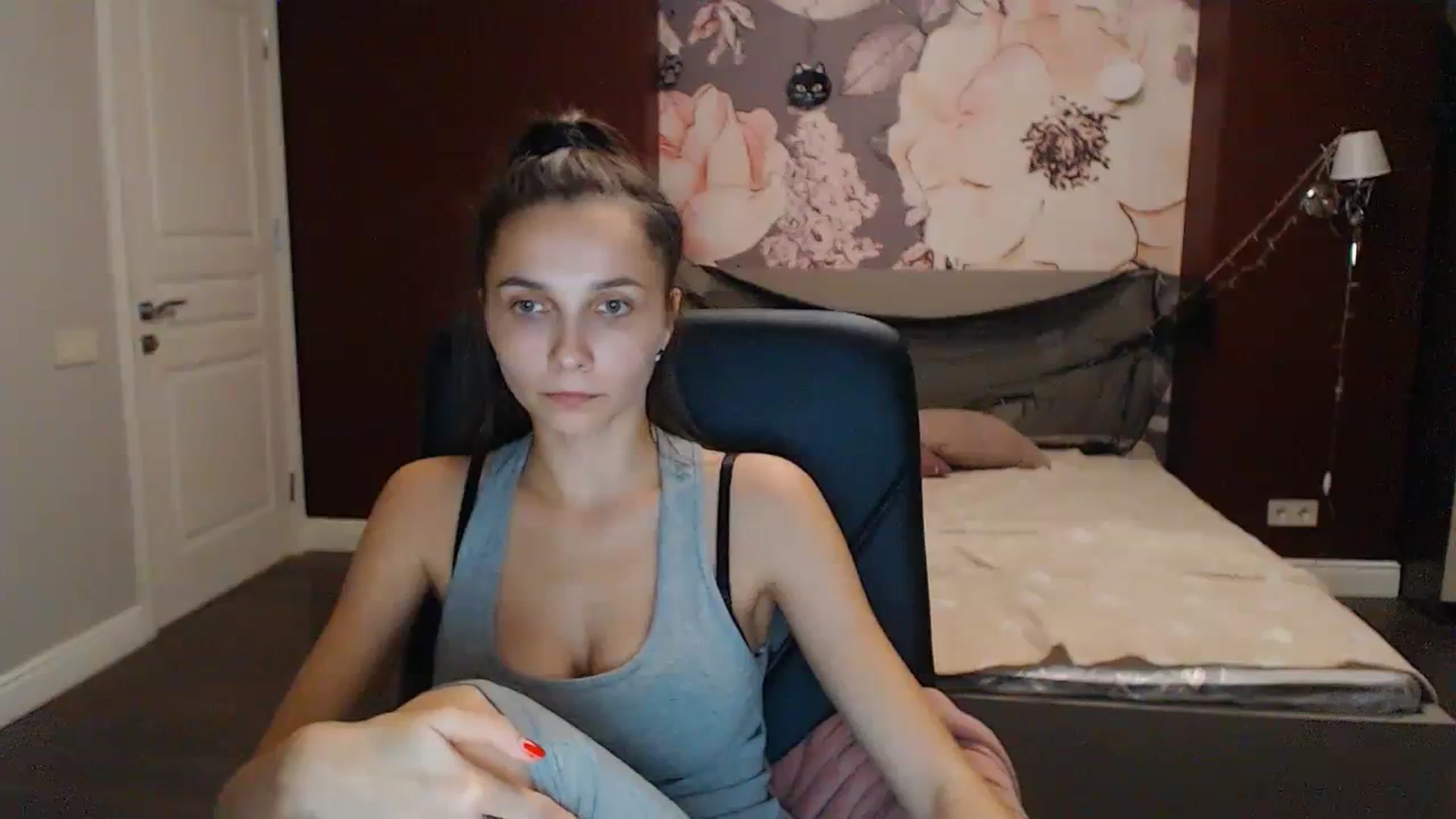 Gallery image thumbnail from Karina_Mils's myfreecams stream on, 10/21/2023, 17:08 image 15 of 20