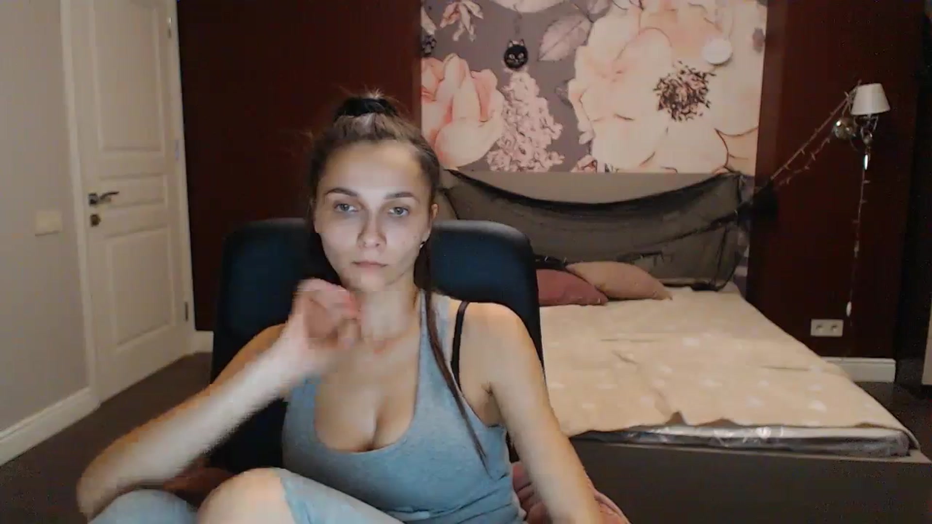 Gallery image thumbnail from Karina_Mils's myfreecams stream on, 10/21/2023, 17:08 image 2 of 20