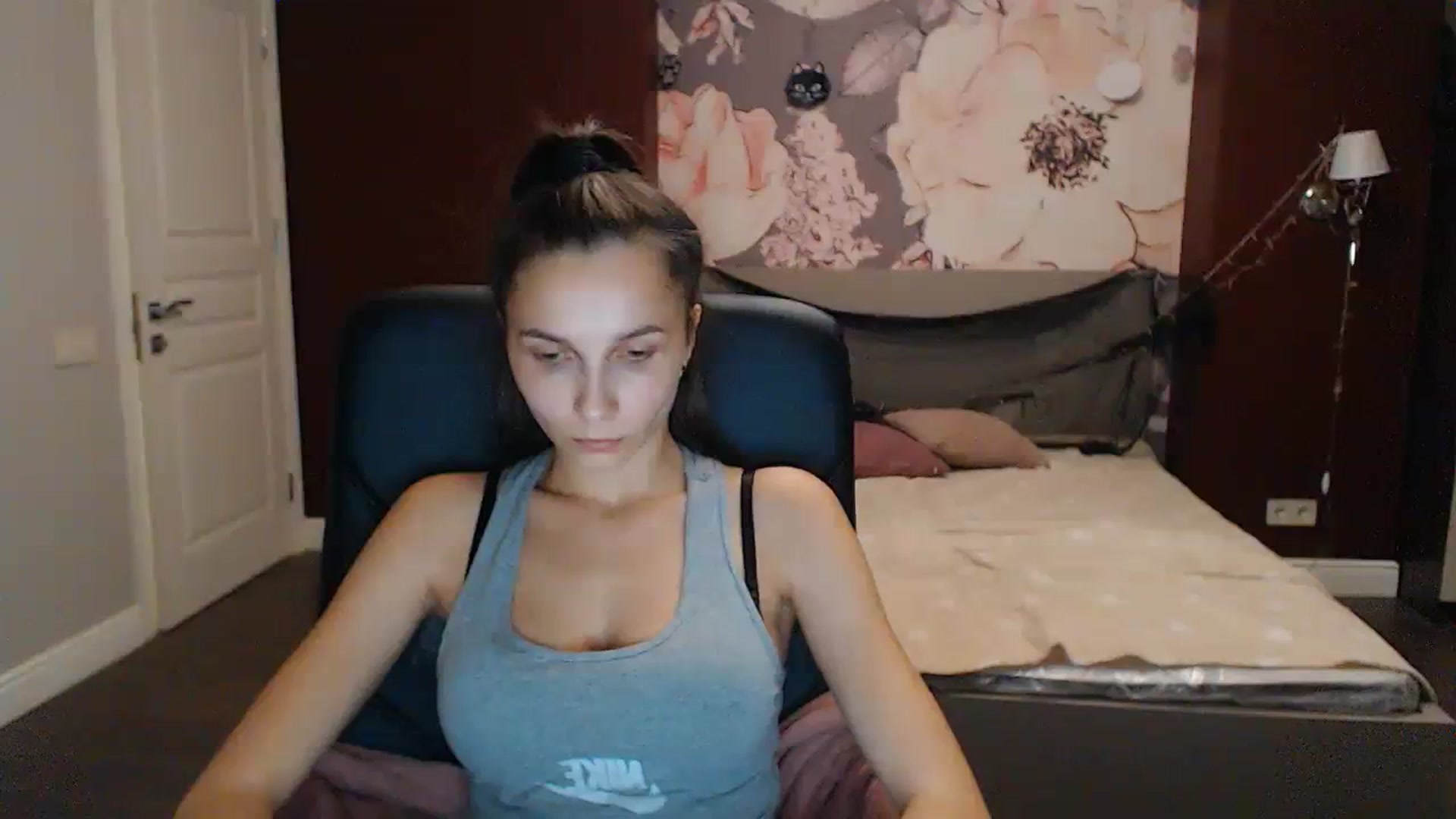 Gallery image thumbnail from Karina_Mils's myfreecams stream on, 10/21/2023, 17:08 image 19 of 20
