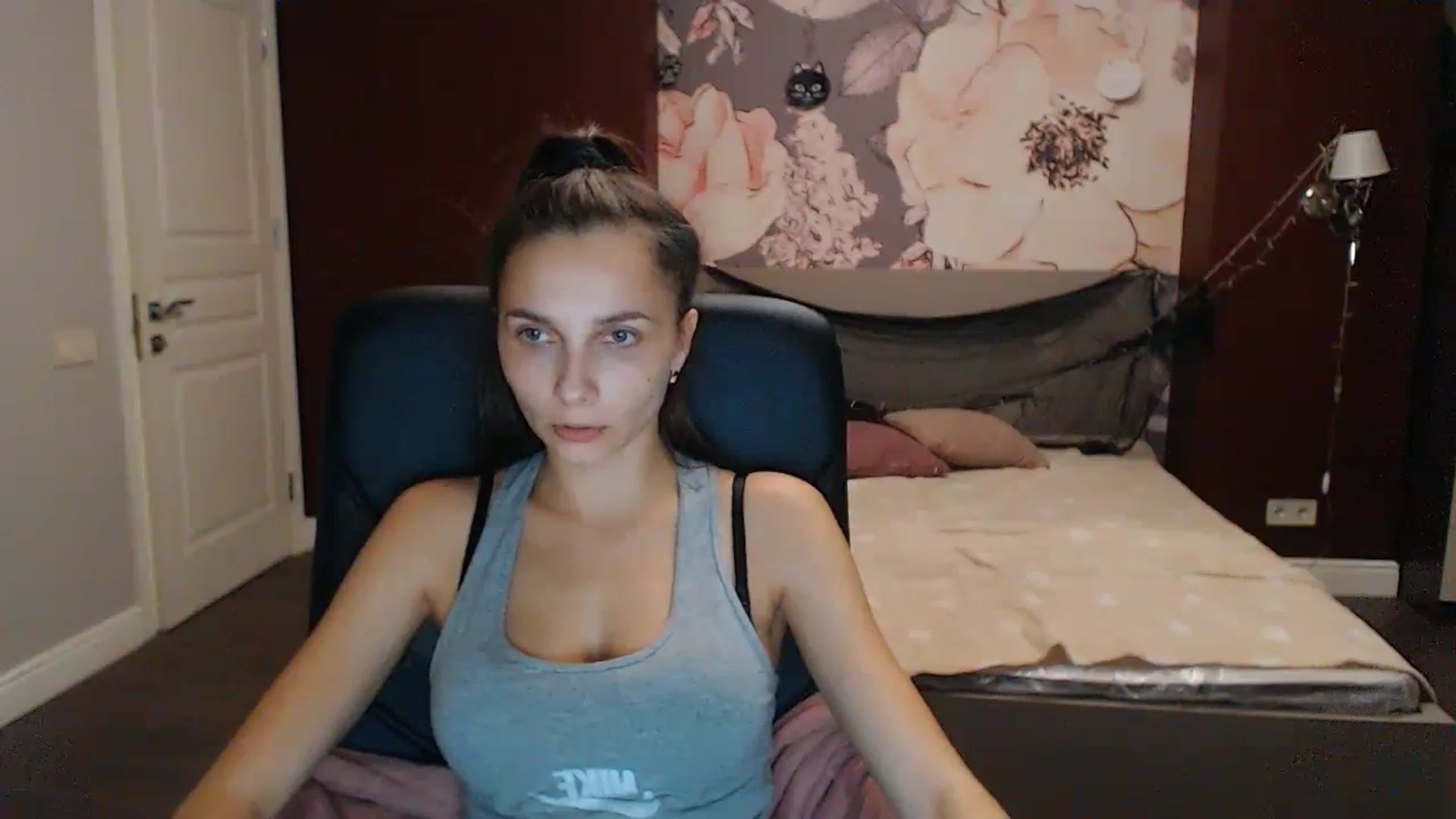 Gallery image thumbnail from Karina_Mils's myfreecams stream on, 10/21/2023, 17:08 image 20 of 20